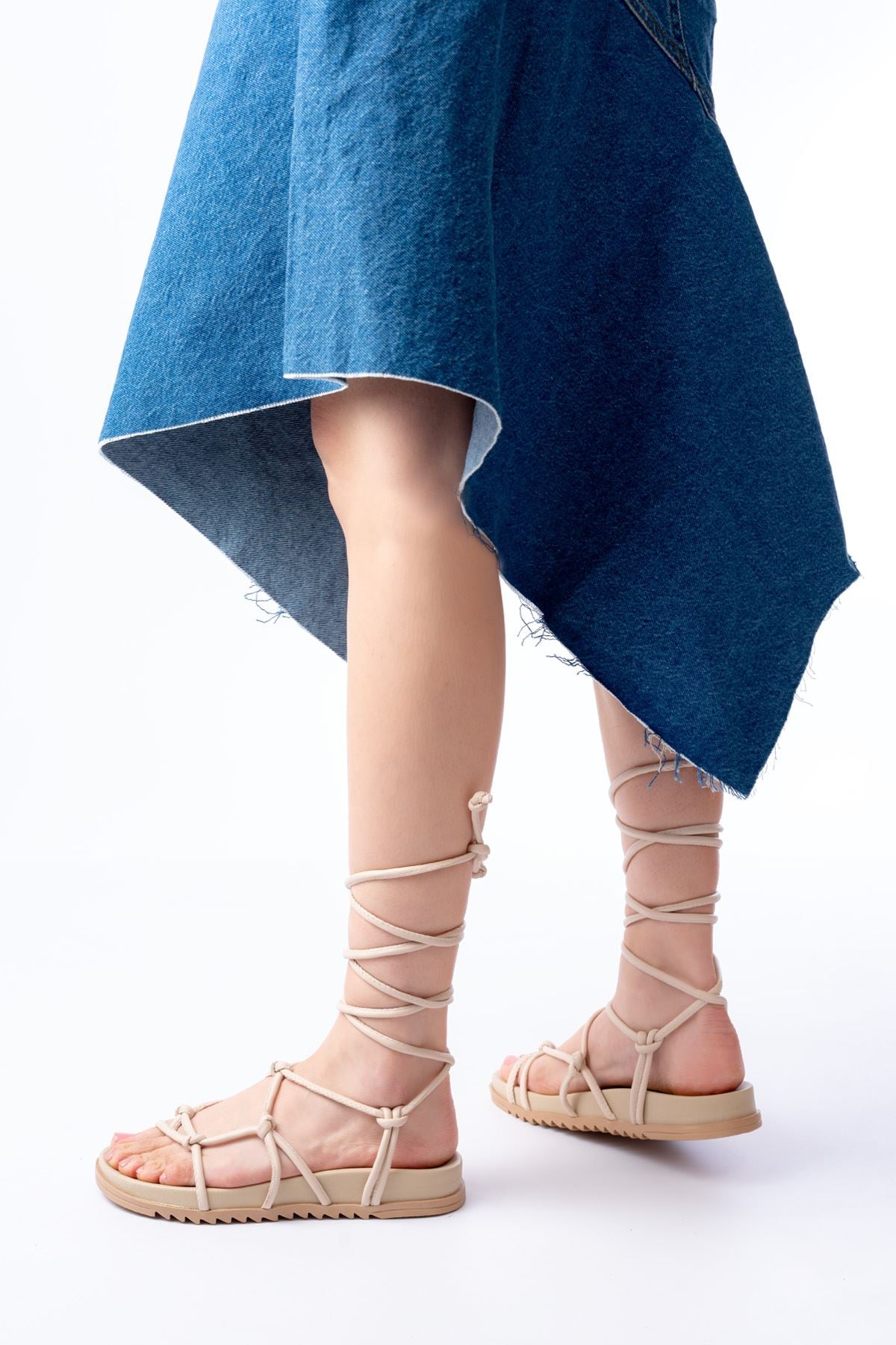 Elgan Bej Bilekten Bağcıklı Kadın Sandalet