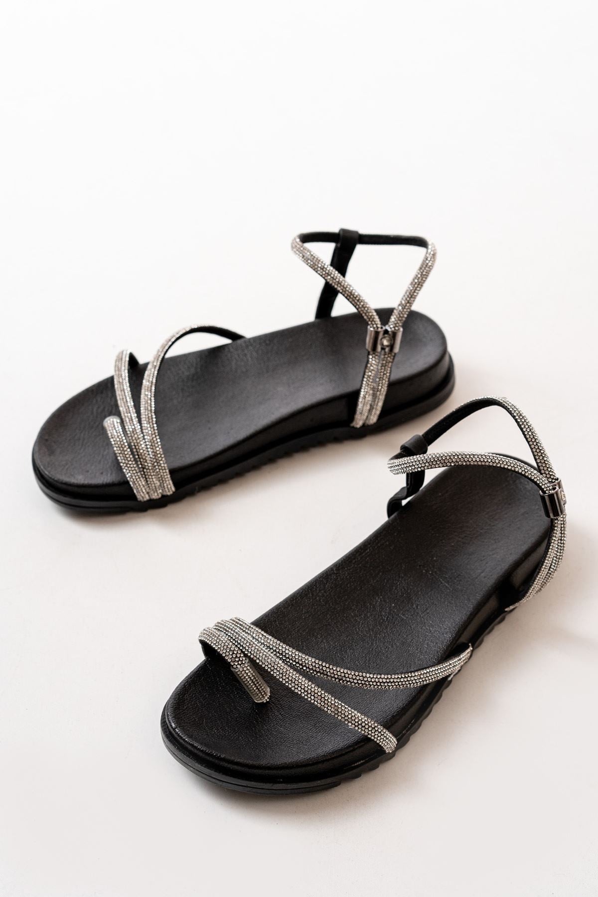 Ashaphu Siyah Gümüş Taşlı Kadın Sandalet