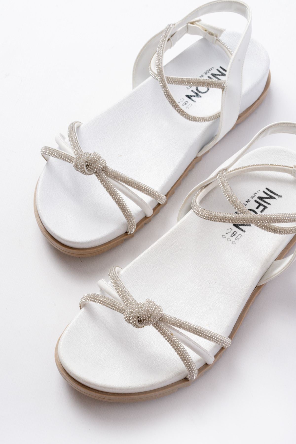 Paterms Beyaz Gümüş Taşlı Kadın Sandalet