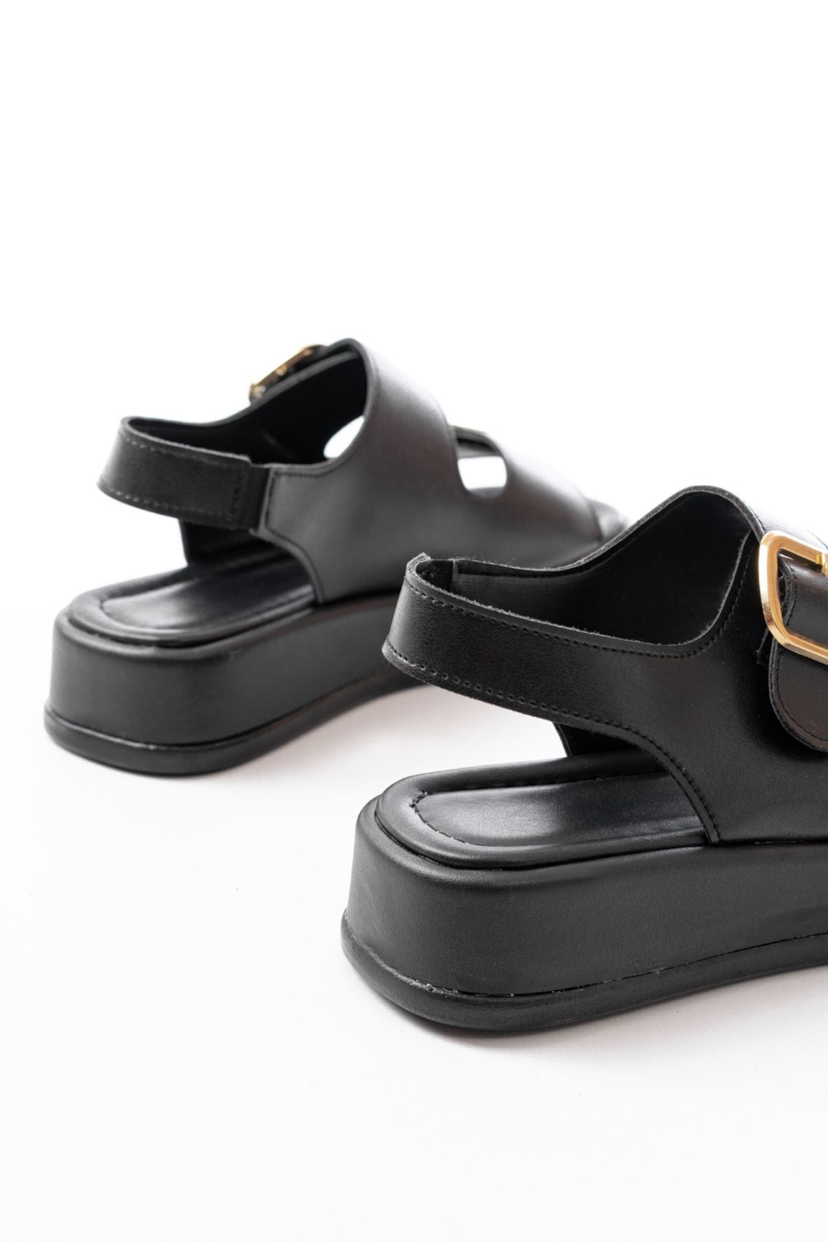 Balenus Siyah Lastik Baretli Kadın Sandalet