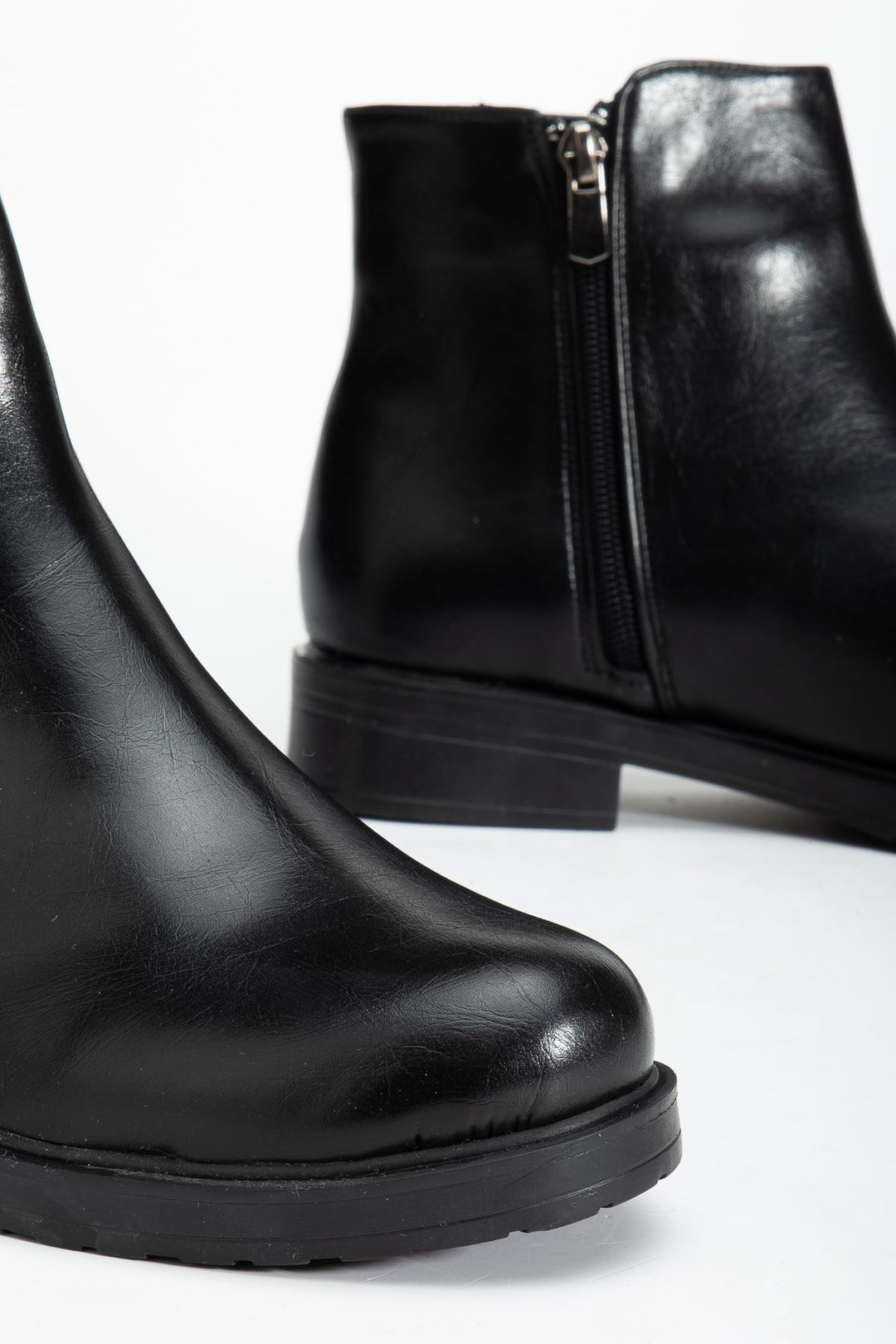 Alena Siyah Yanki Kadın Bot