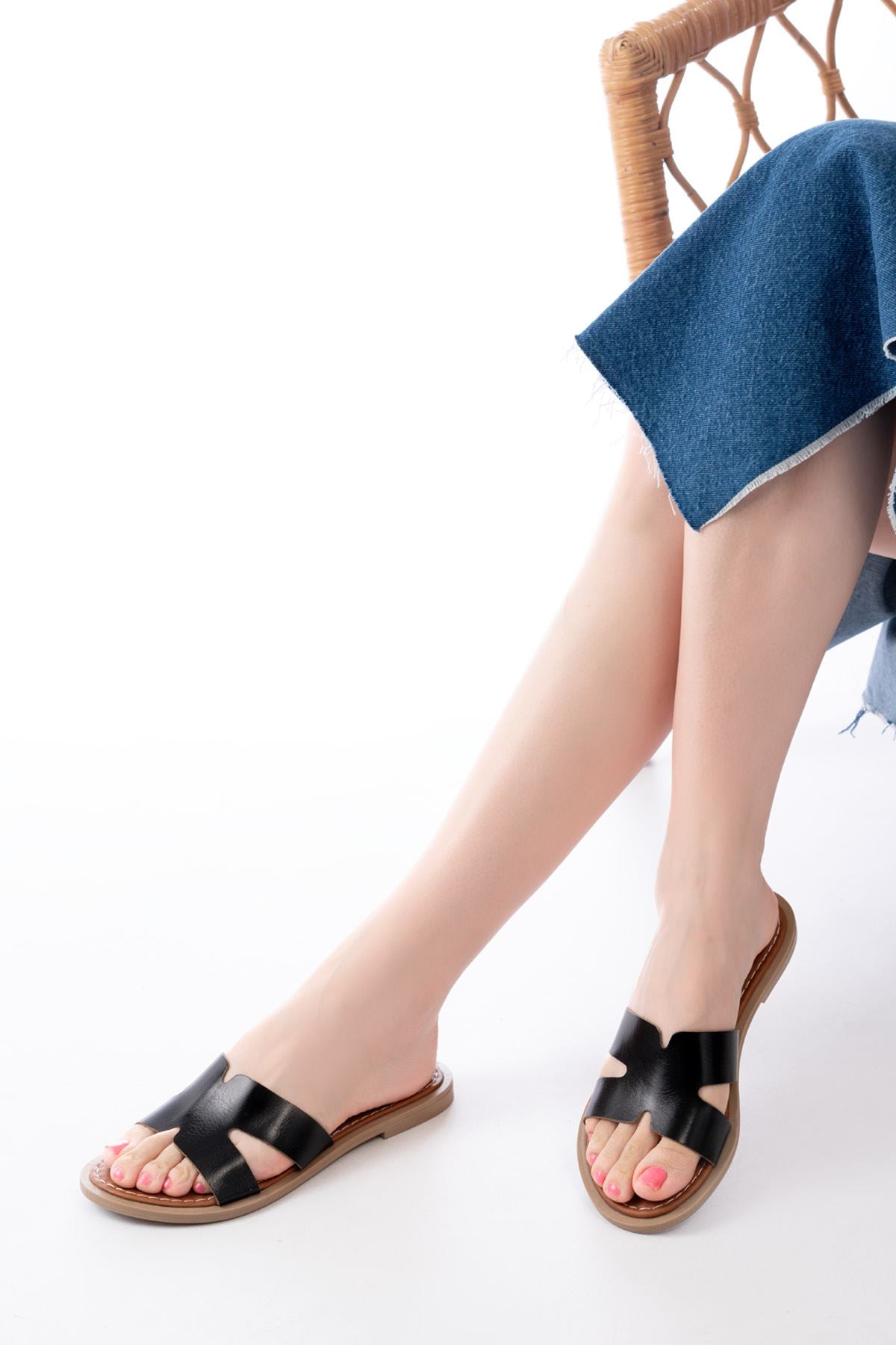 Felora Kadın Hakiki Deri Siyah Terlik