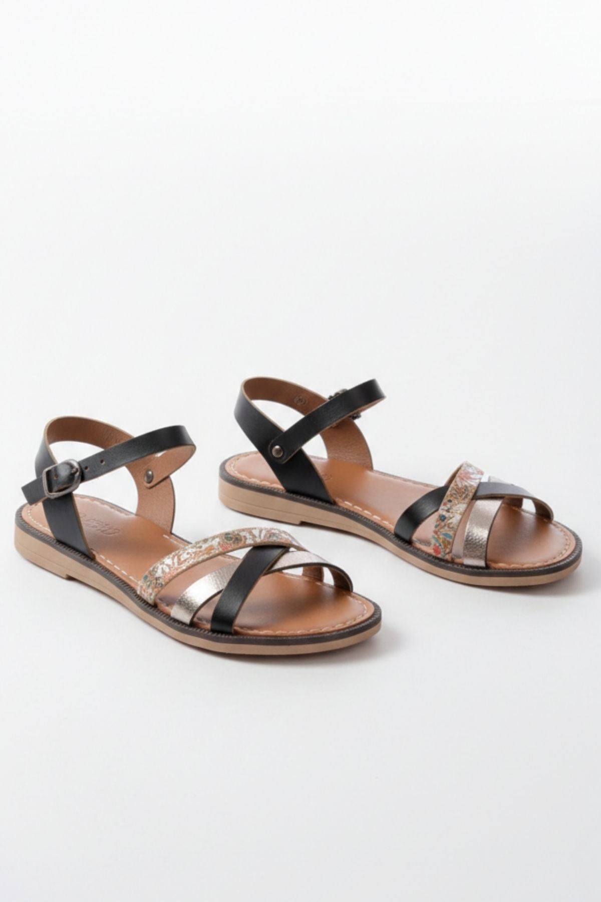 Camerus Siyah Garni Hakiki Deri Kadın Sandalet