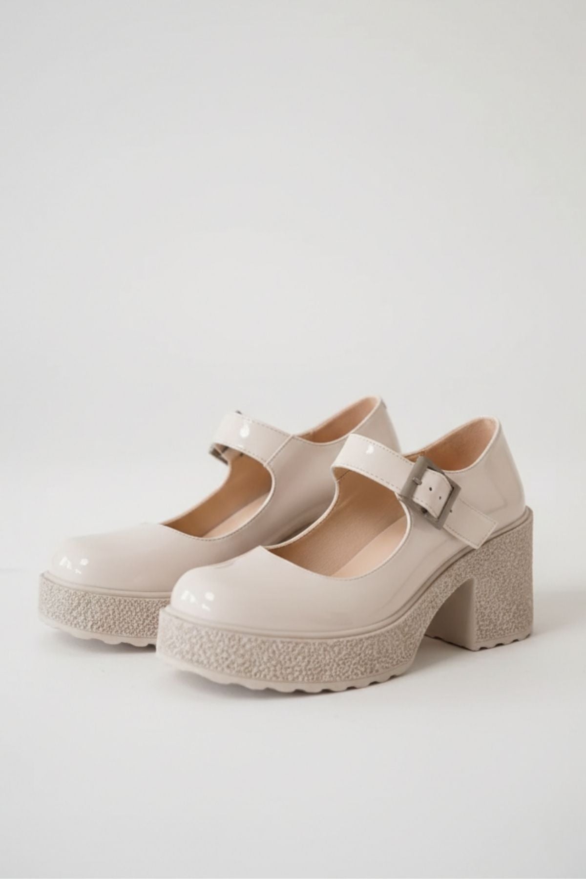 Helen Kadın Bej Rugan Topuklu Babet Ayakkabı