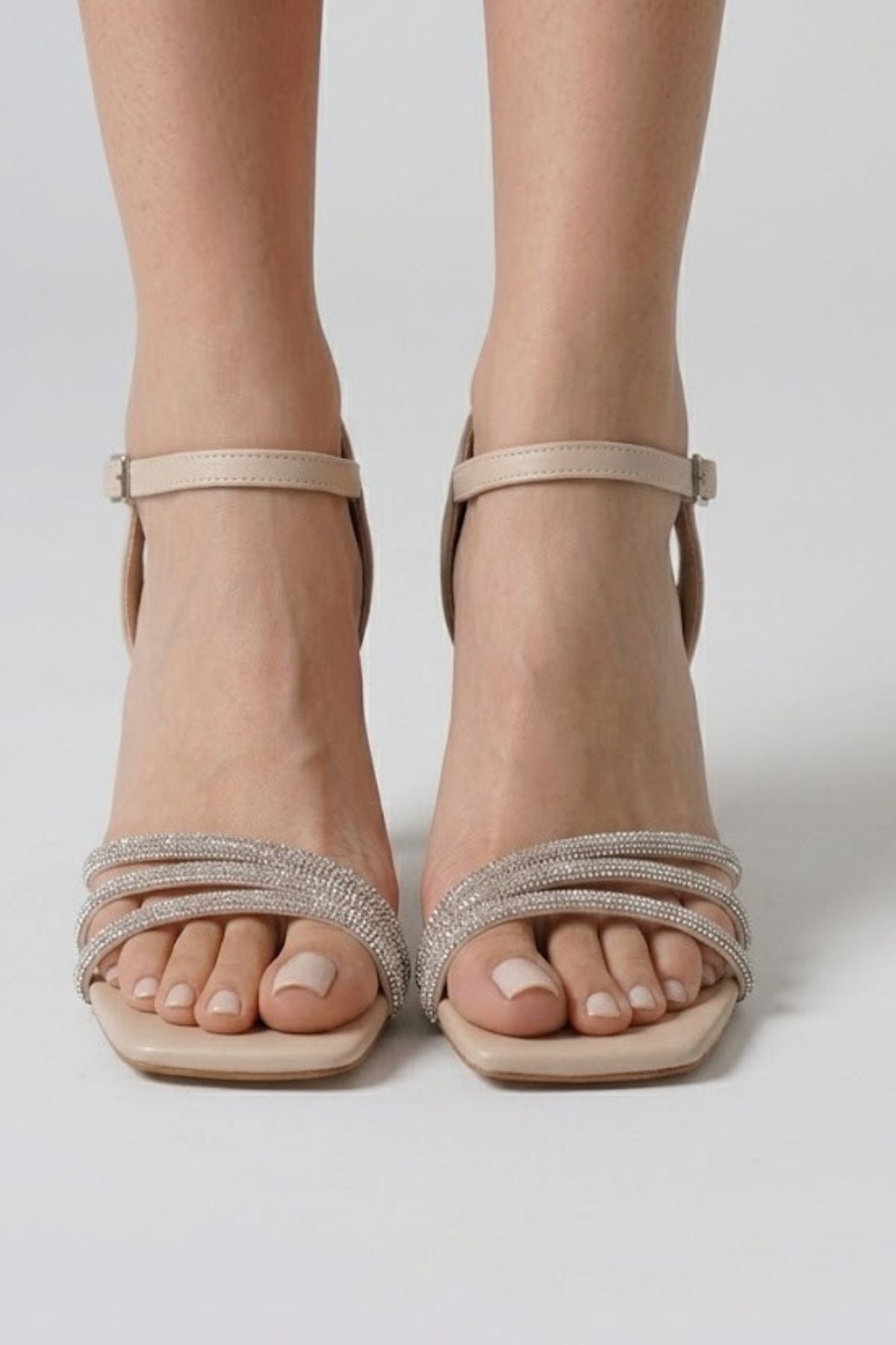 Karla Kadın Bej Taş Detaylı İnce Bantlı Sandalet