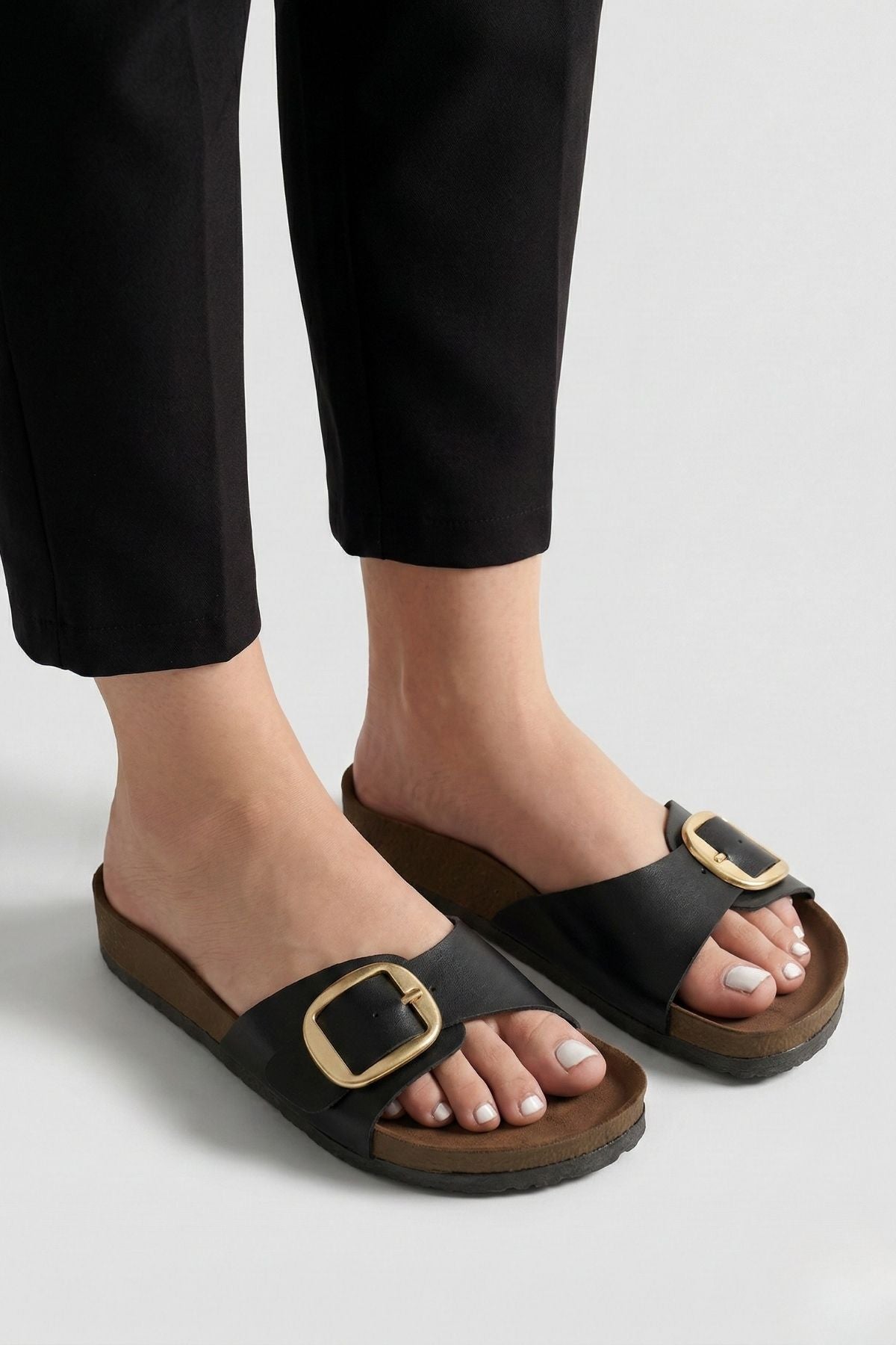 Zooy Kadın Siyah Tokalı Günlük Terlik