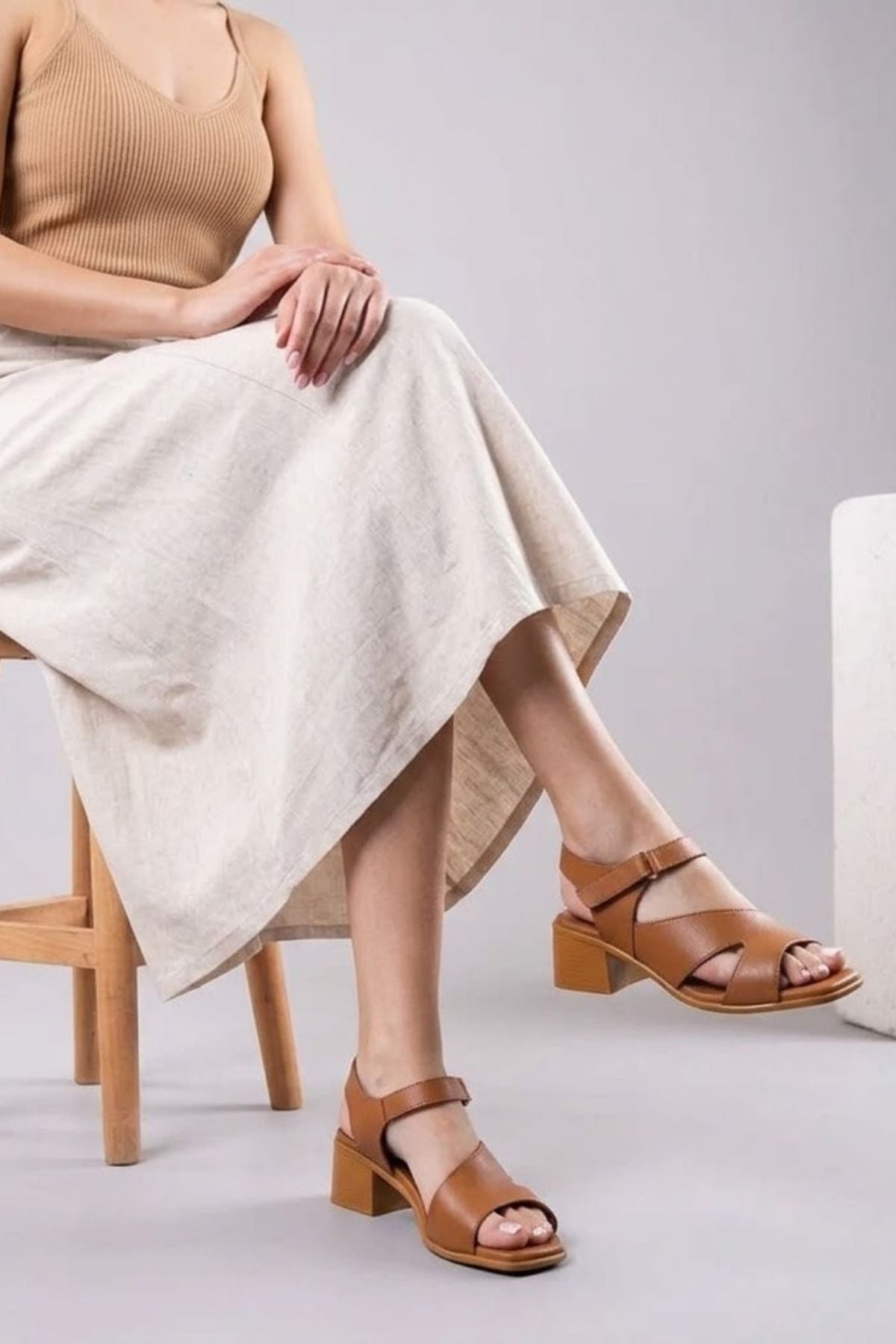 Layna Kadın Hakiki Deri Taba Topuklu Sandalet