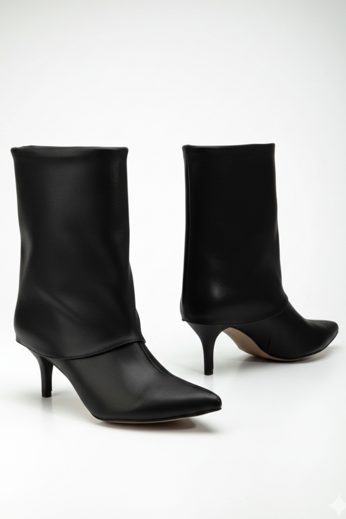 Zenora Kadın Siyah Yakalı İnce Topuklu Bot