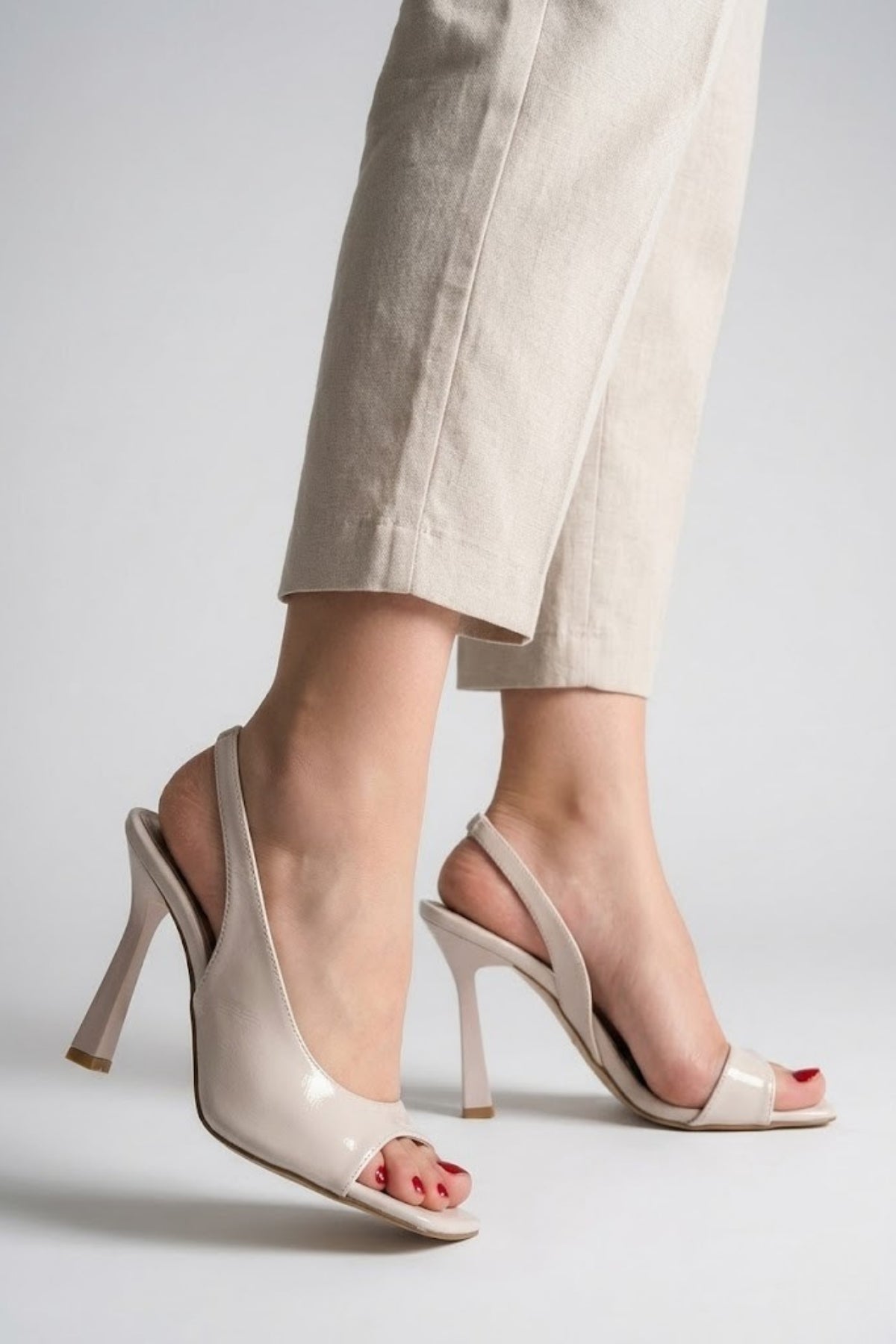 Janta Kadın Bej Topuklu Ayakkabı