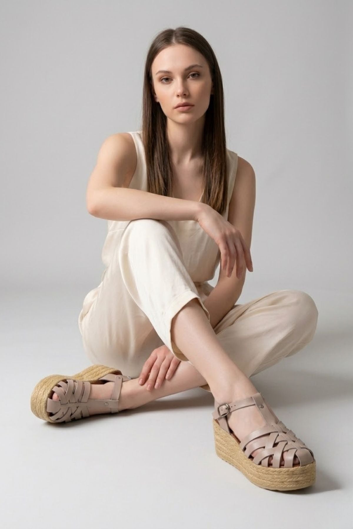 Nergan Bej Hakiki Deri Dolgu Kadın Sandalet