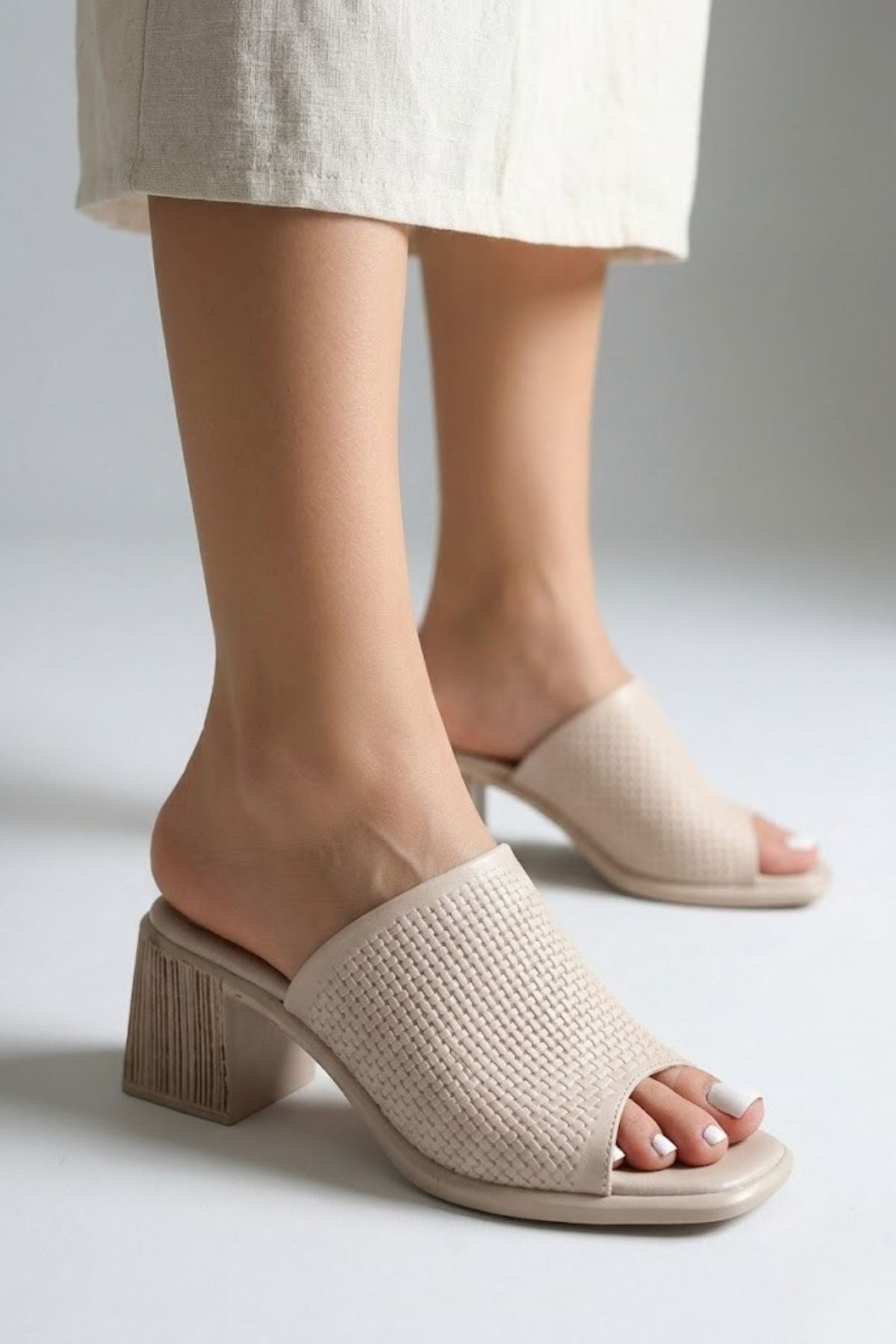 Zanna Kadın Bej Topuklu Terlik