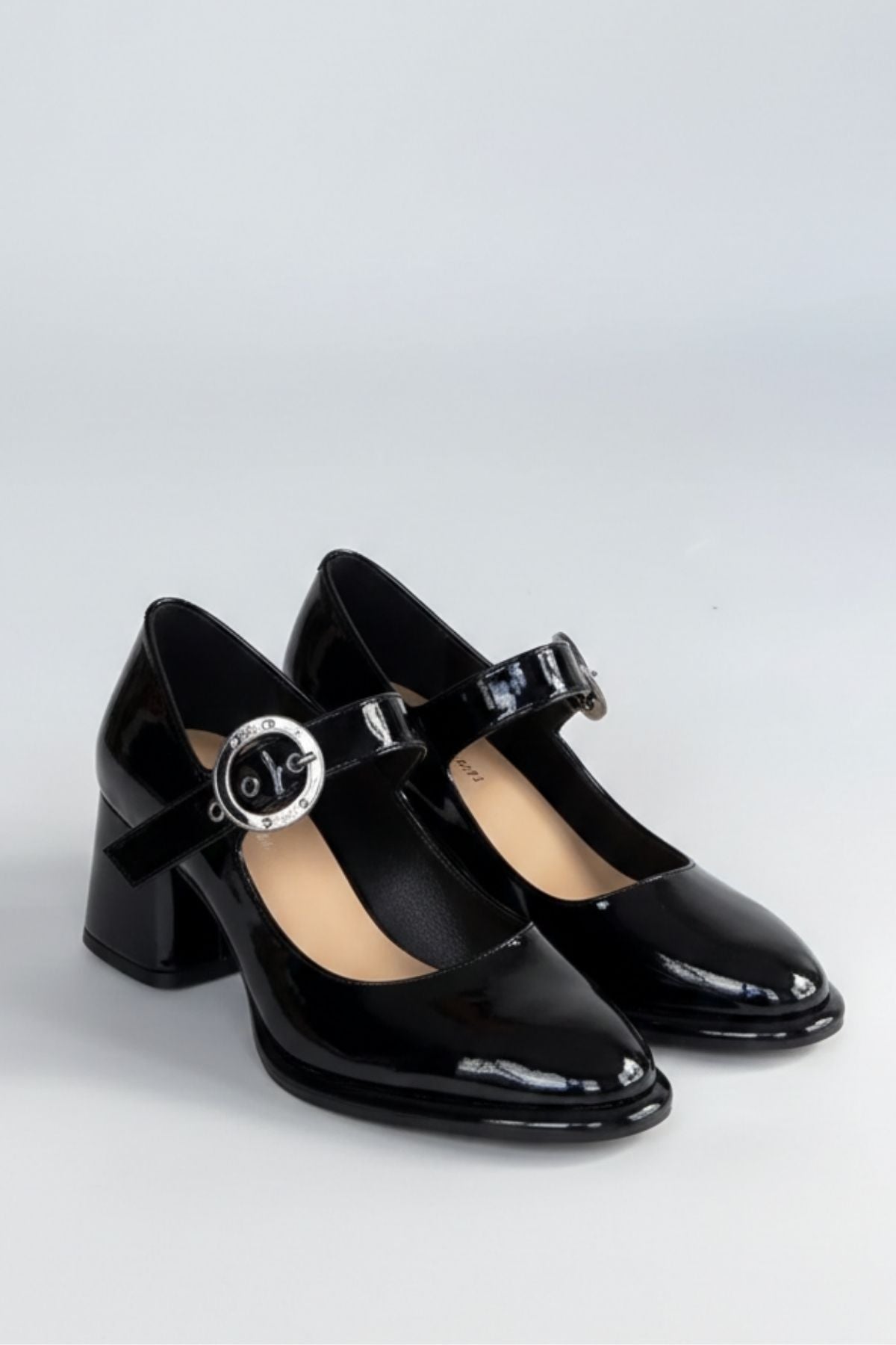 Weys Kadın Siyah Rugan Tokalı Topuklu Ayakkabı