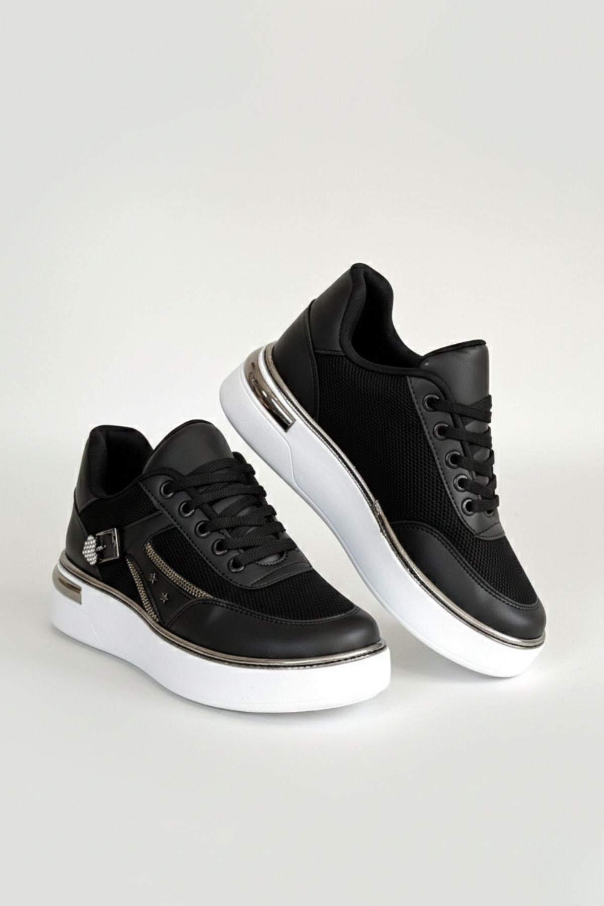 Junda Kadın Siyah Bağcıklı Spor Ayakkabı