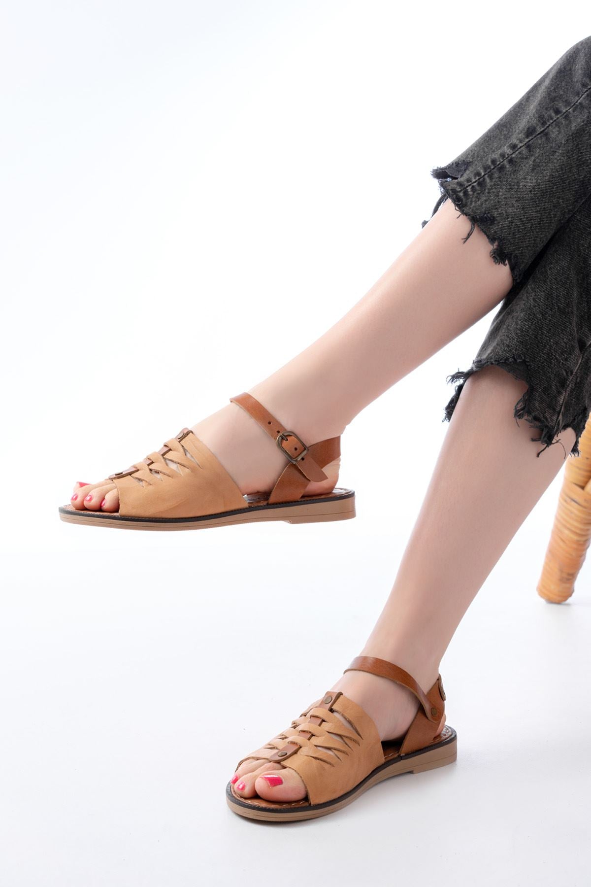 Cynikar Bej Hakiki Deri Kadın Sandalet