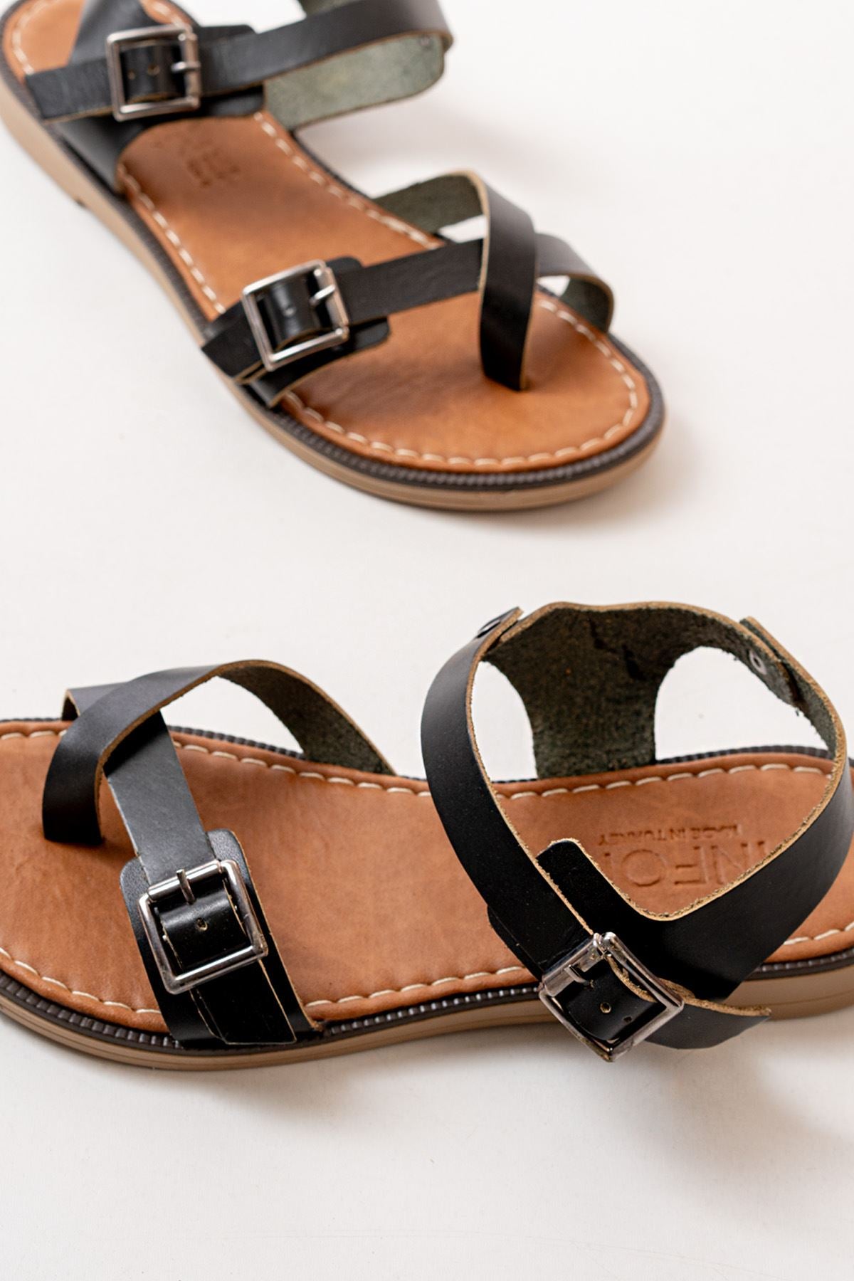 Akdurn Siyah Hakiki Deri Kadın Sandalet