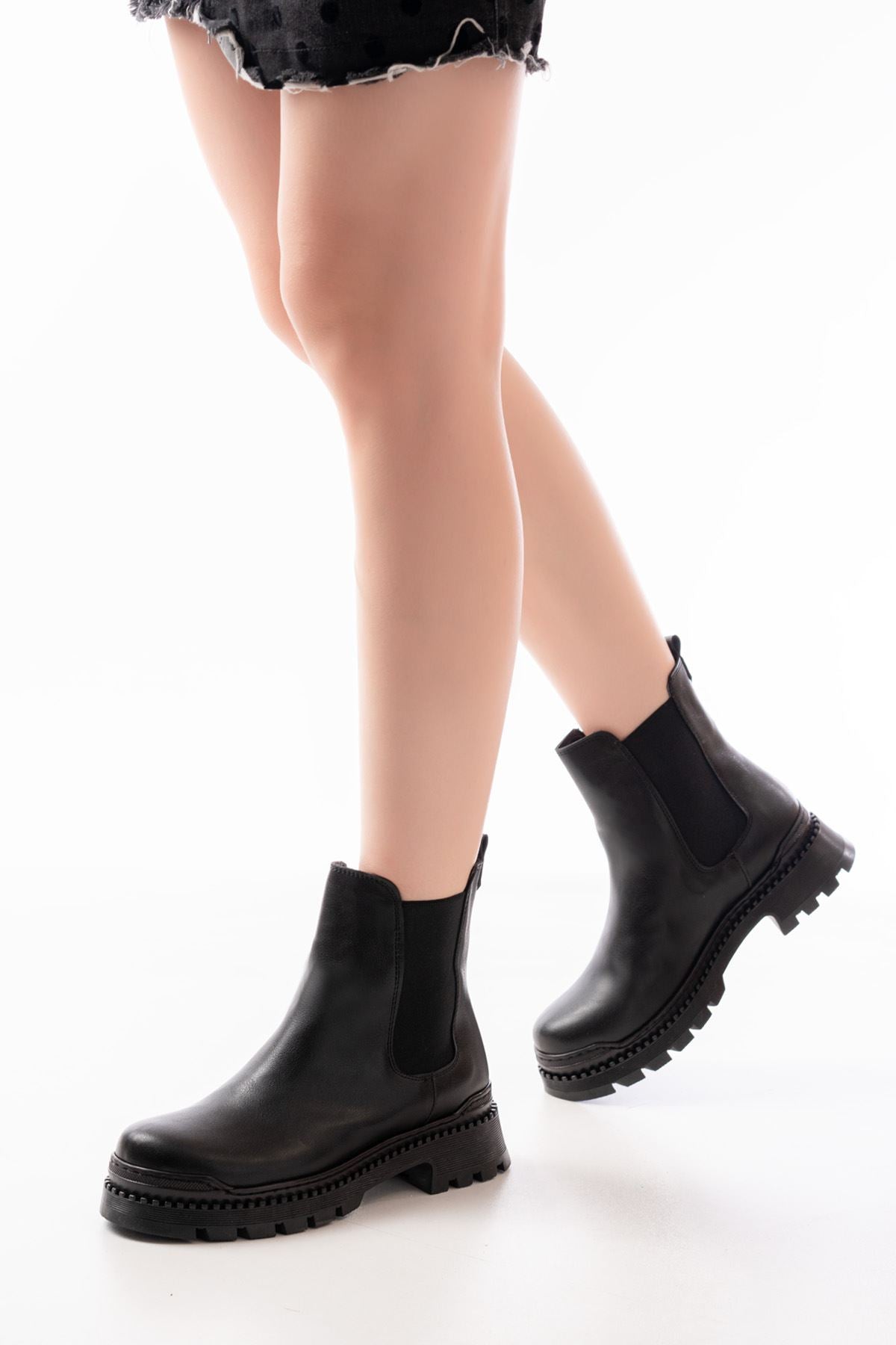 Famen Siyah Lastikli Kadın Bot