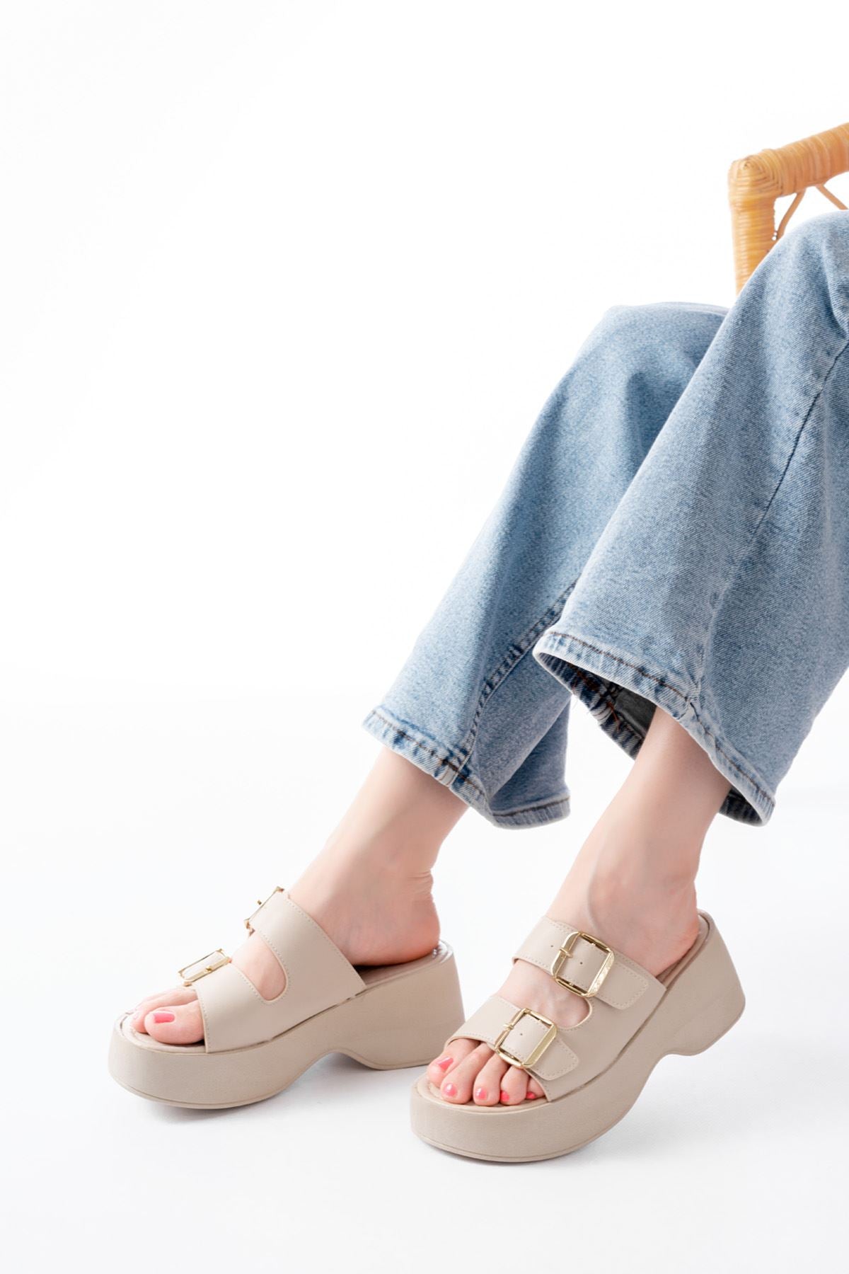 Nakvem Kadın Bej Dolgu Topuk Terlik