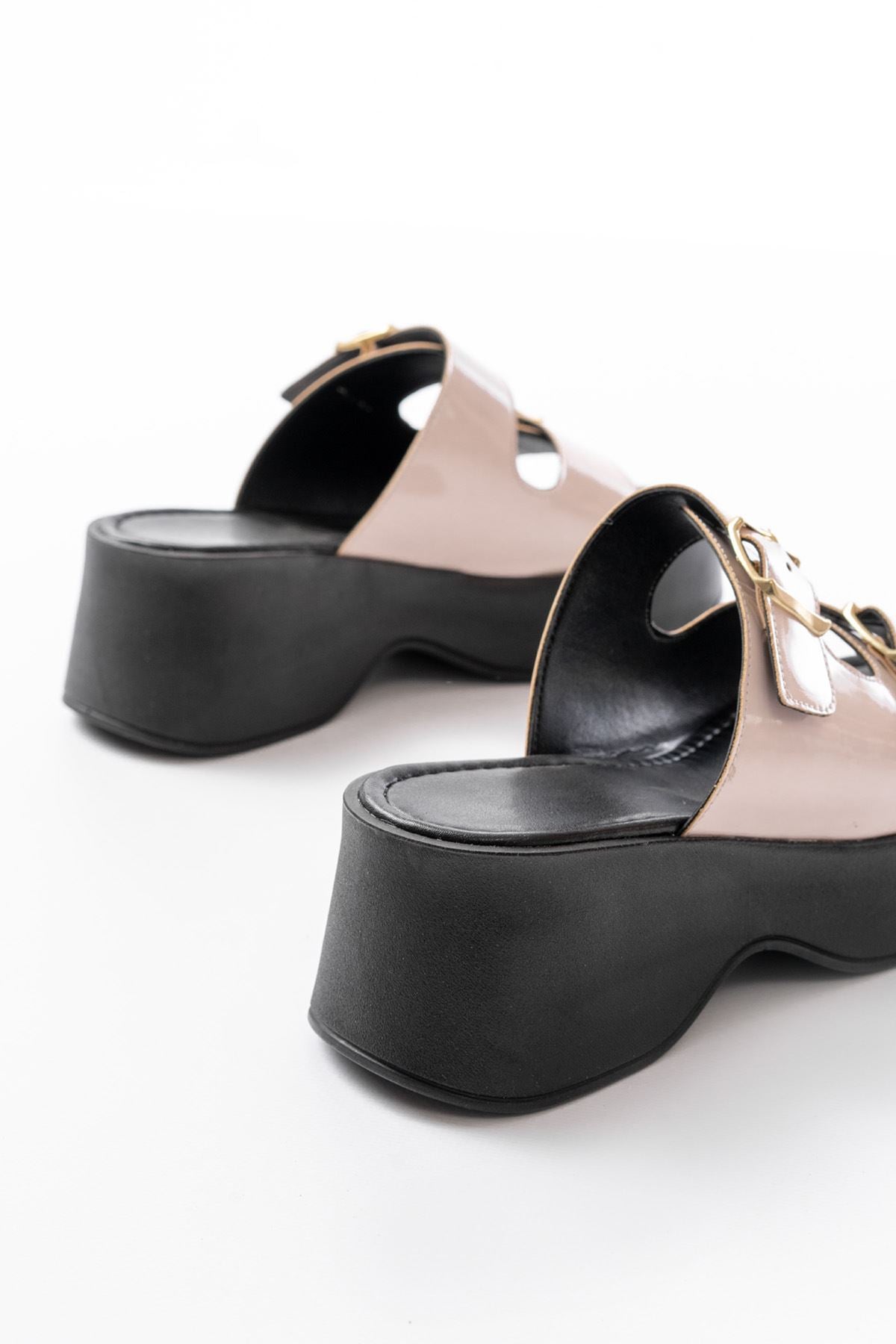 Nakvem Kadın Bej Rugan Dolgu Topuk Terlik