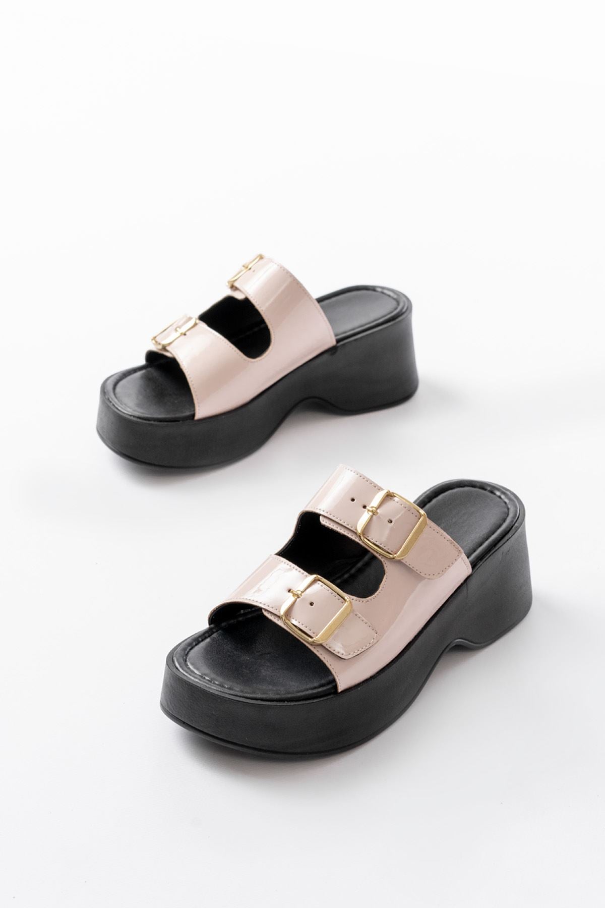 Nakvem Kadın Bej Rugan Dolgu Topuk Terlik