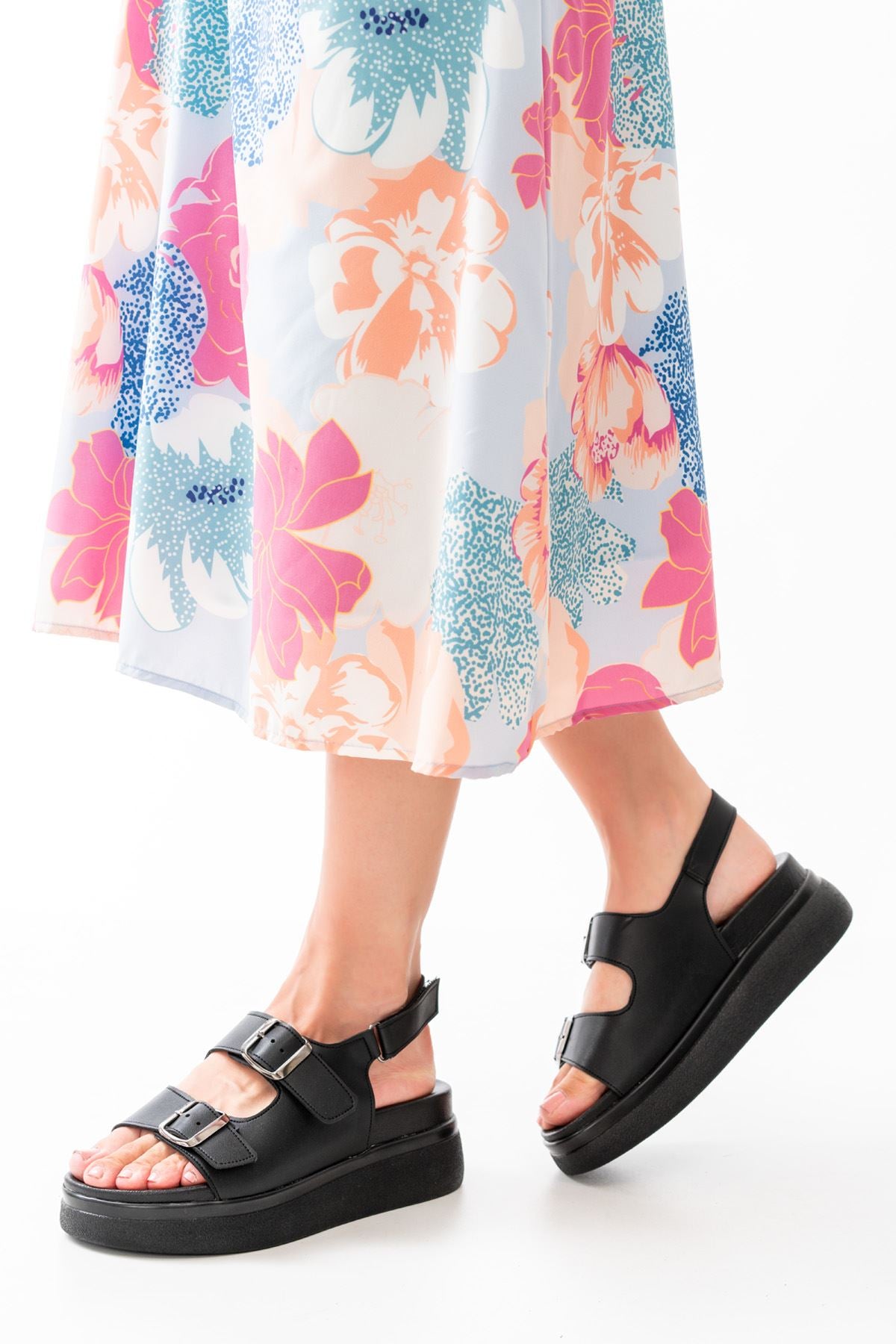 Pallani Siyah Dolgu Topuk Kadın Sandalet