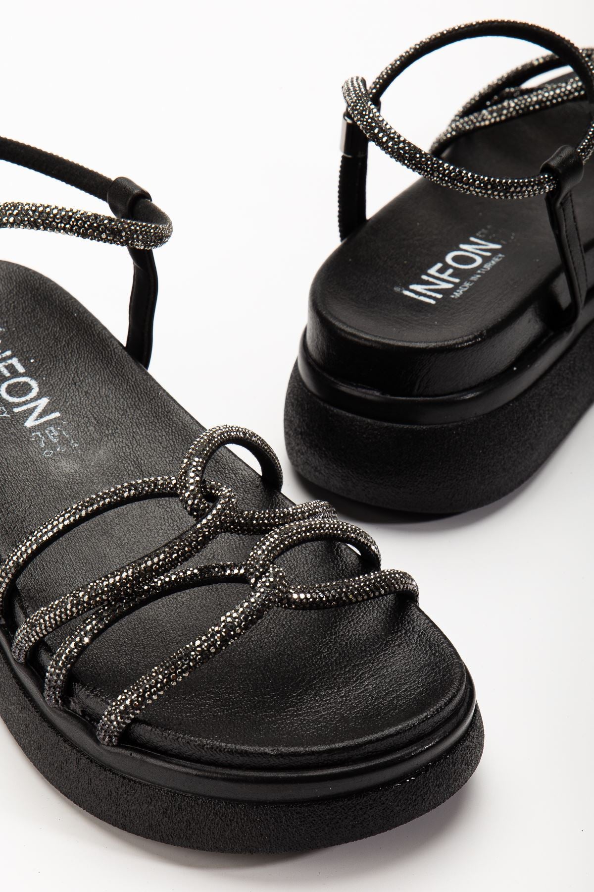 Ladeni Siyah Dolgu Topuk Taşlı Kadın Sandalet