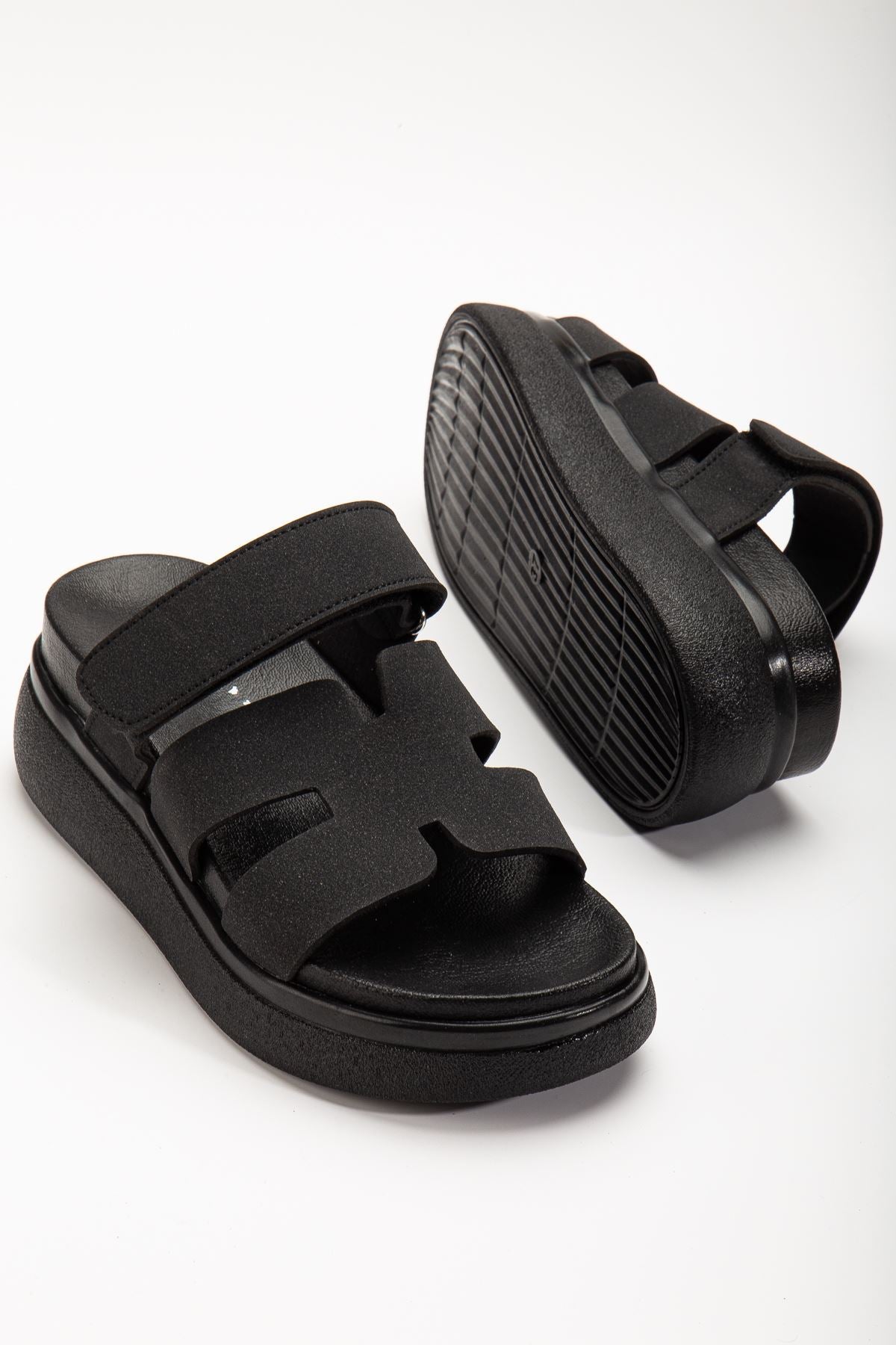 Meyans Siyah Dolgu Topuk Kadın Terlik