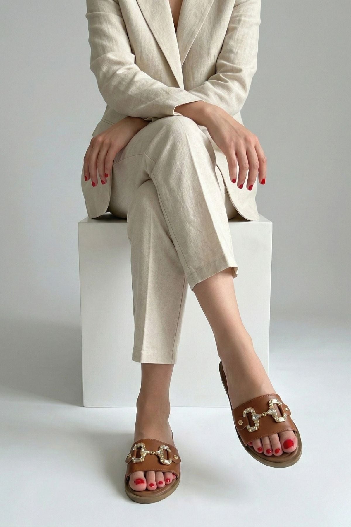 Toha Kadın Taba Tokalı Terlik