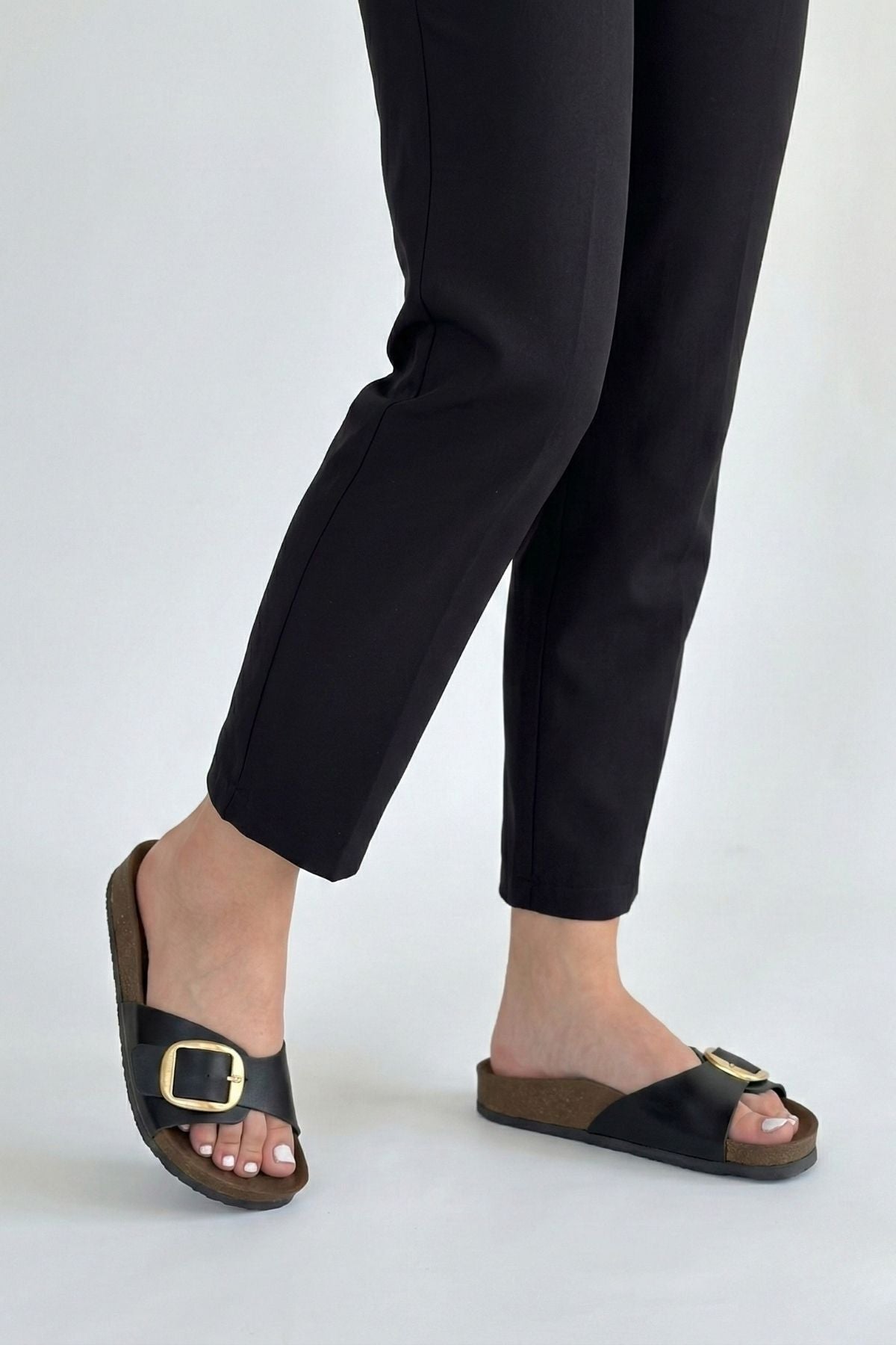 Zooy Kadın Siyah Tokalı Günlük Terlik