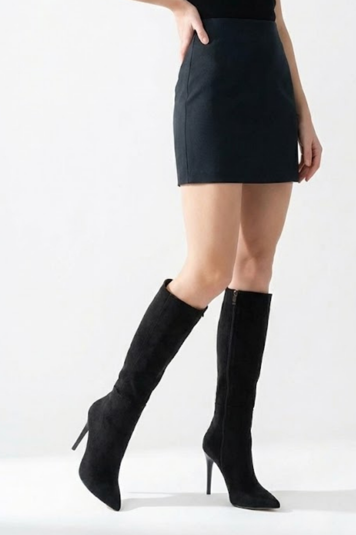 Diayen Siyah Süet Fermuarlı Lastikli İnce Yüksek Topuklu Kadın Çizme
