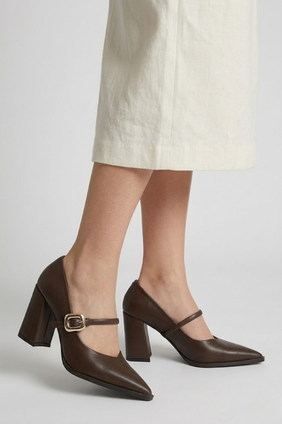 Nıvra Kadın Kahverengi Kemerli Topuklu Ayakkabı