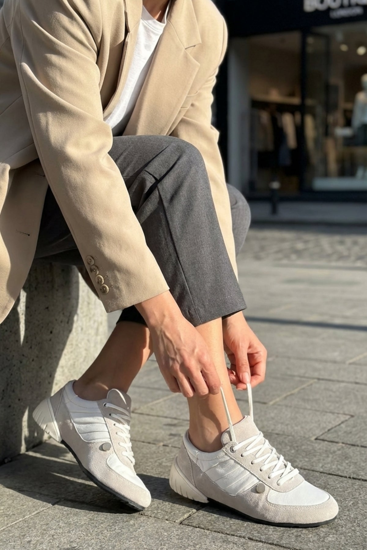 Jawen Kadın Gri Nubuk Beyaz Detaylı Spor Ayakkabı