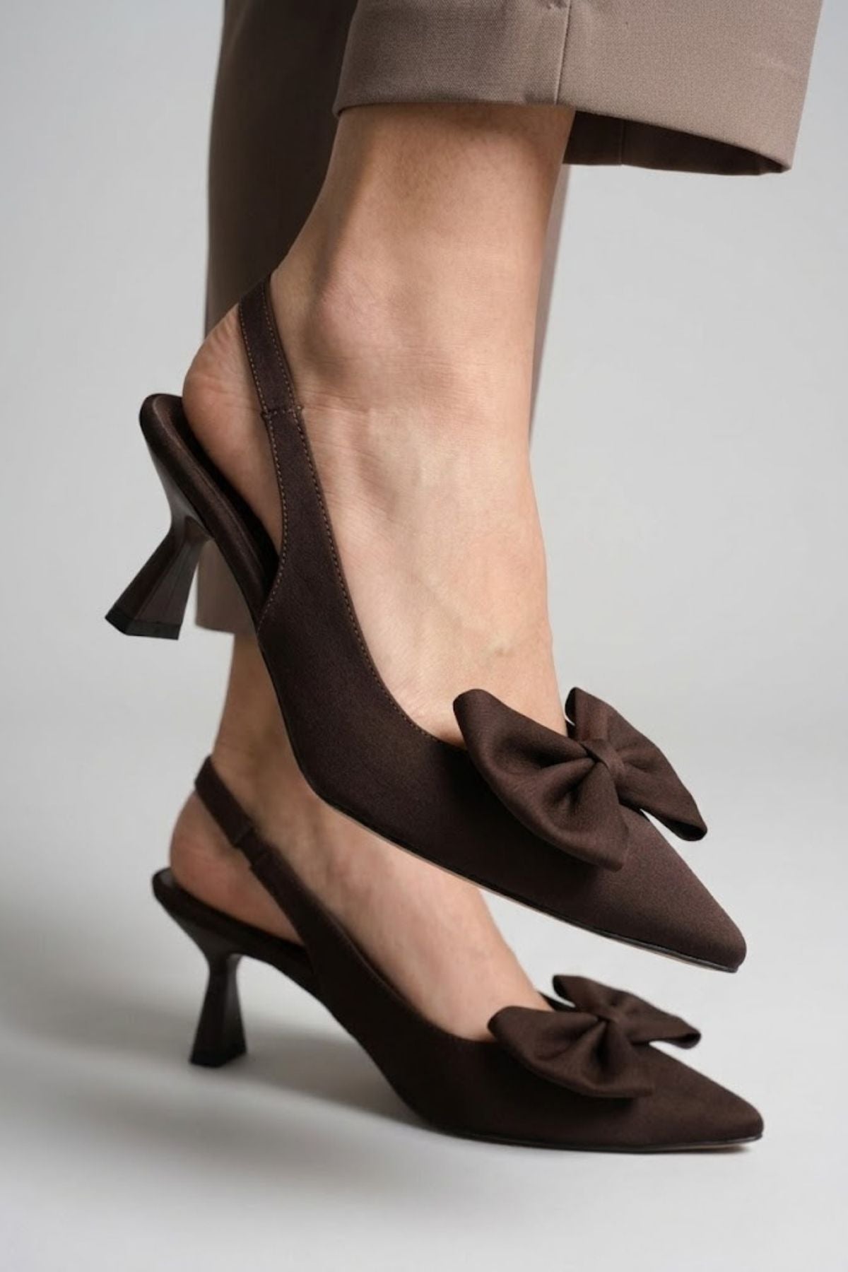 Solvia Kadın Acı Kahve Fiyonklu Slingback Topuklu Ayakkabı