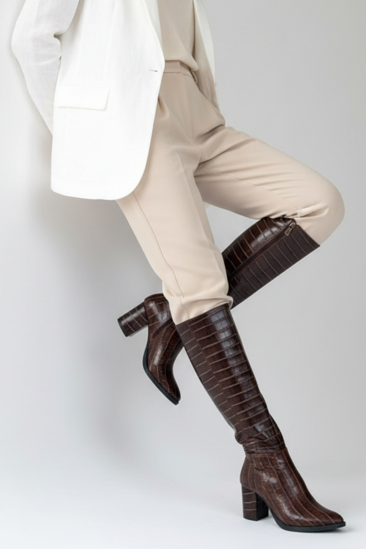 Morena Kadın Acı Kahve Rugan Fermuarlı Topuklu Çizme