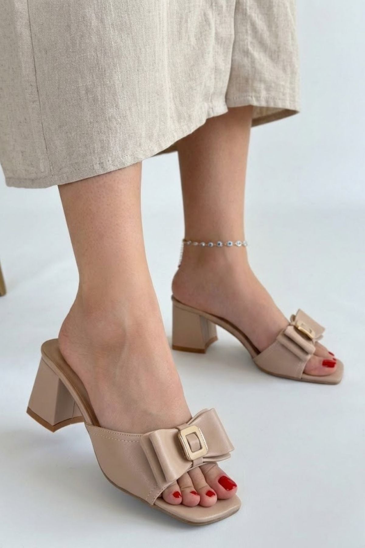 Pier Kadın Nude Tokalı Fiyonk Detaylı Topuklu Terlik