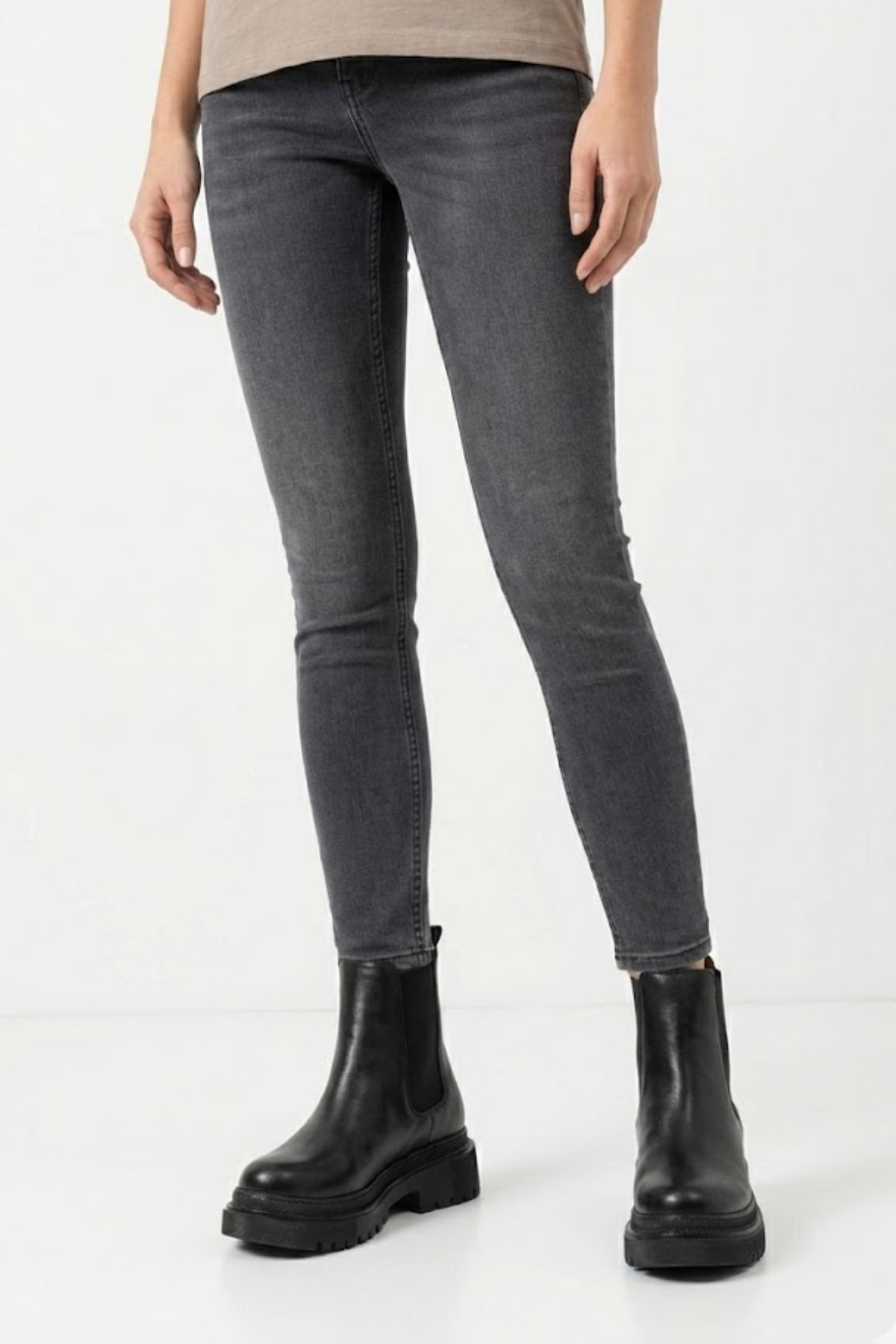 Nayliz Siyah Lastikli Kadın Bot