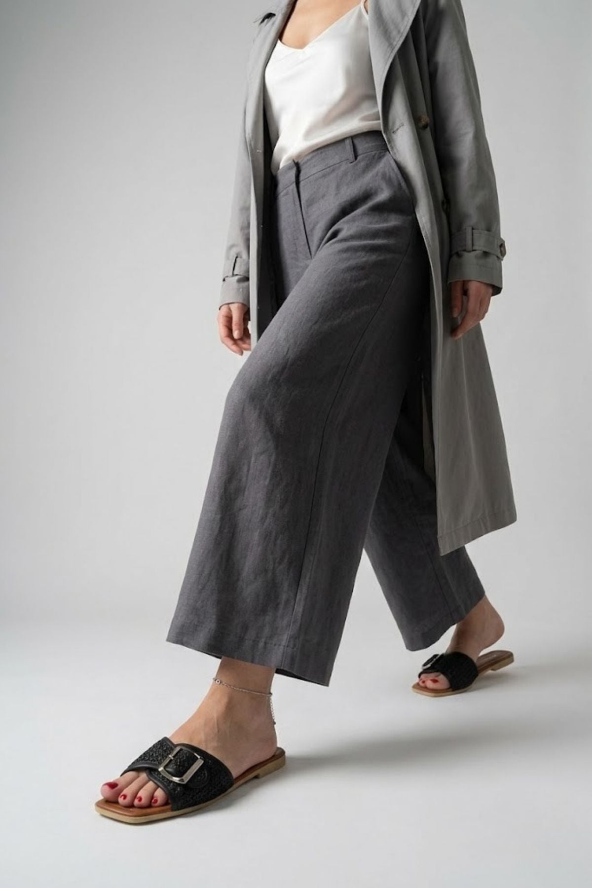 Revin Kadın Siyah Tokalı Terlik