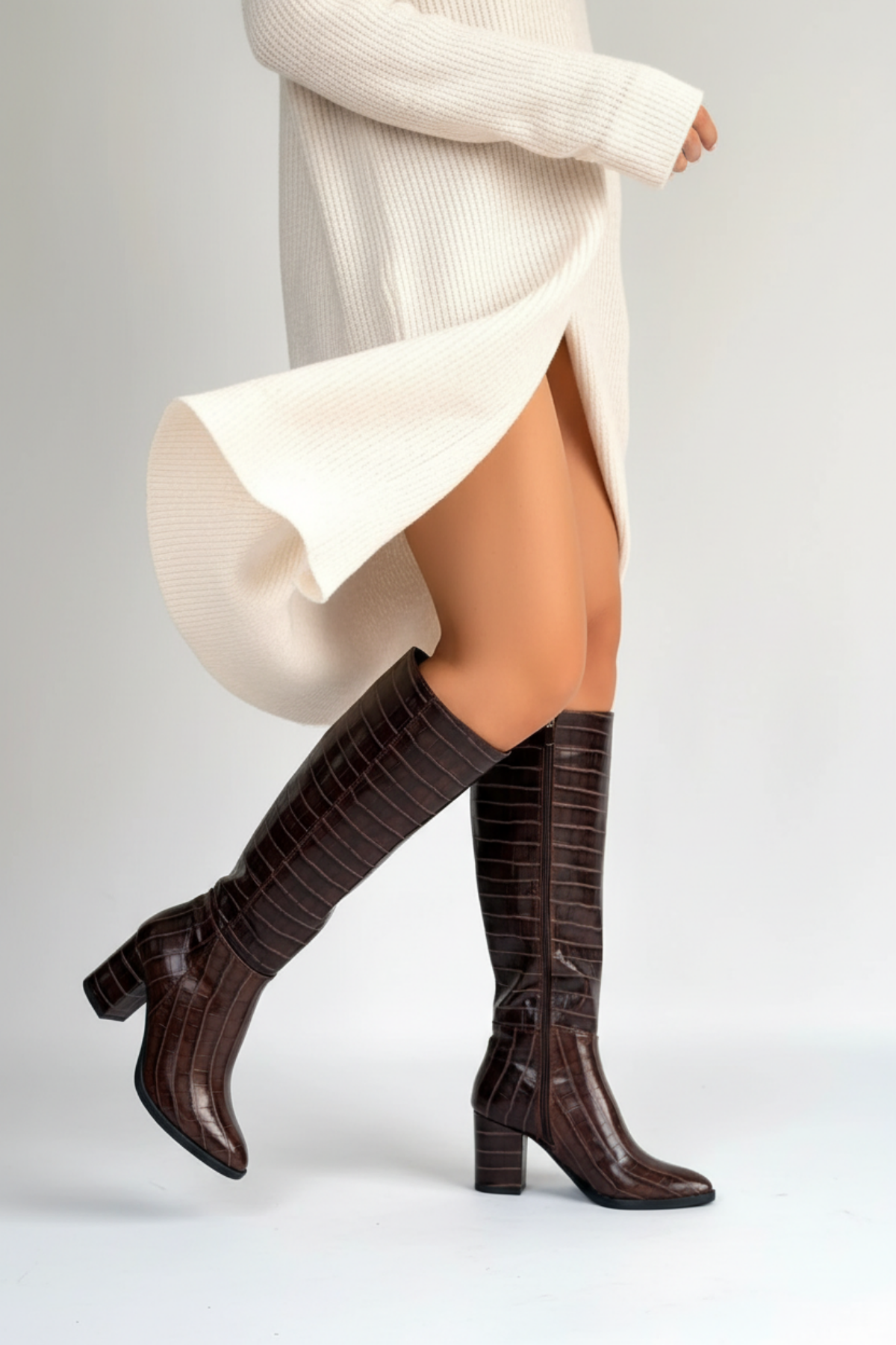 Morena Kadın Acı Kahve Rugan Fermuarlı Topuklu Çizme