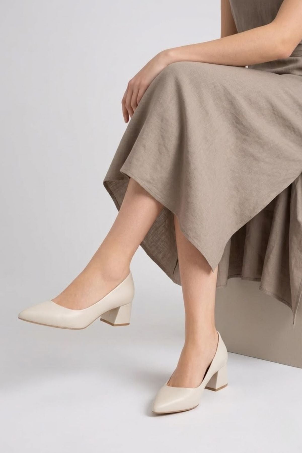 Desniy Kadın Bej Kısa Topuklu Ayakkabı