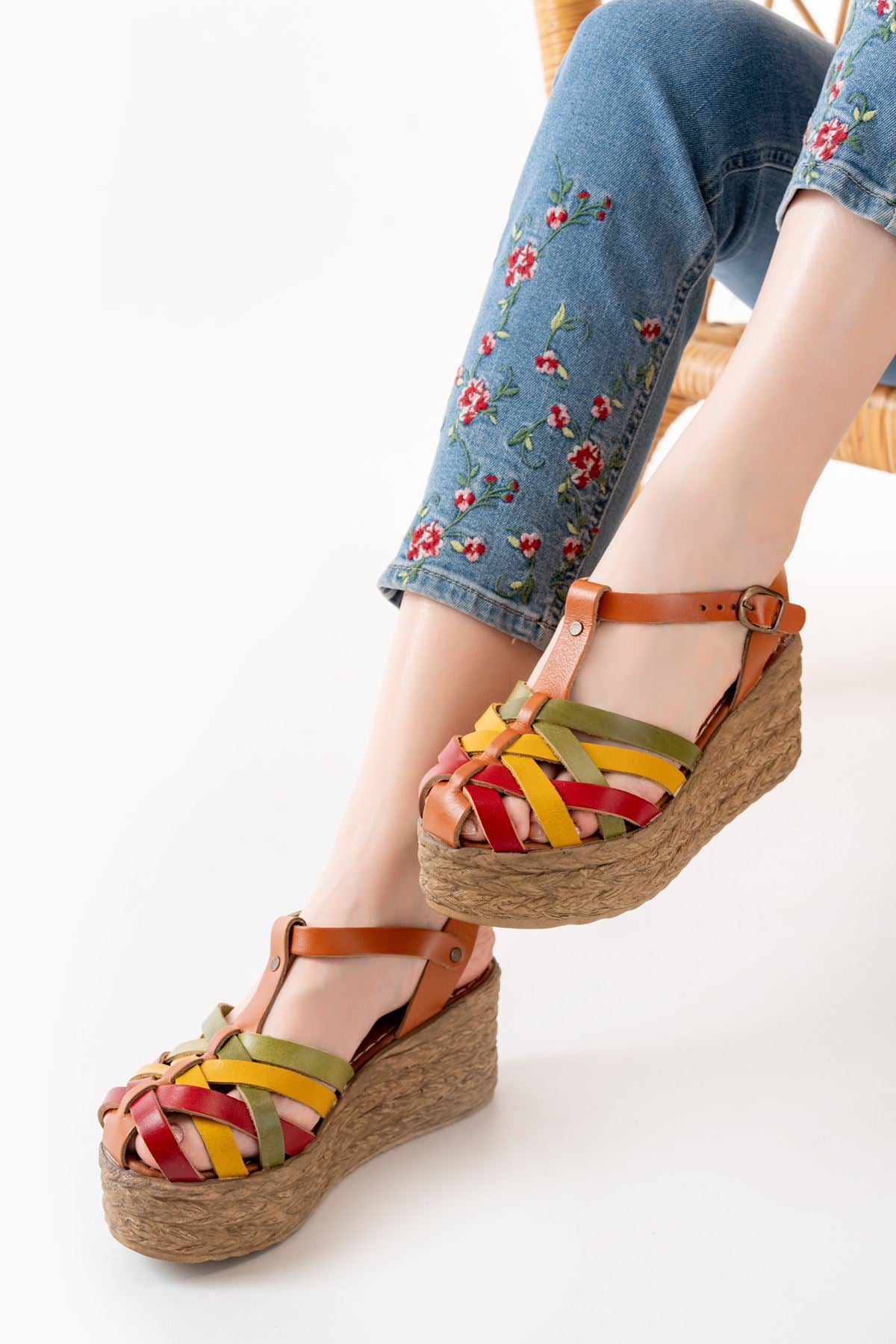 Nergan Multi Hakiki Deri Dolgu Kadın Sandalet