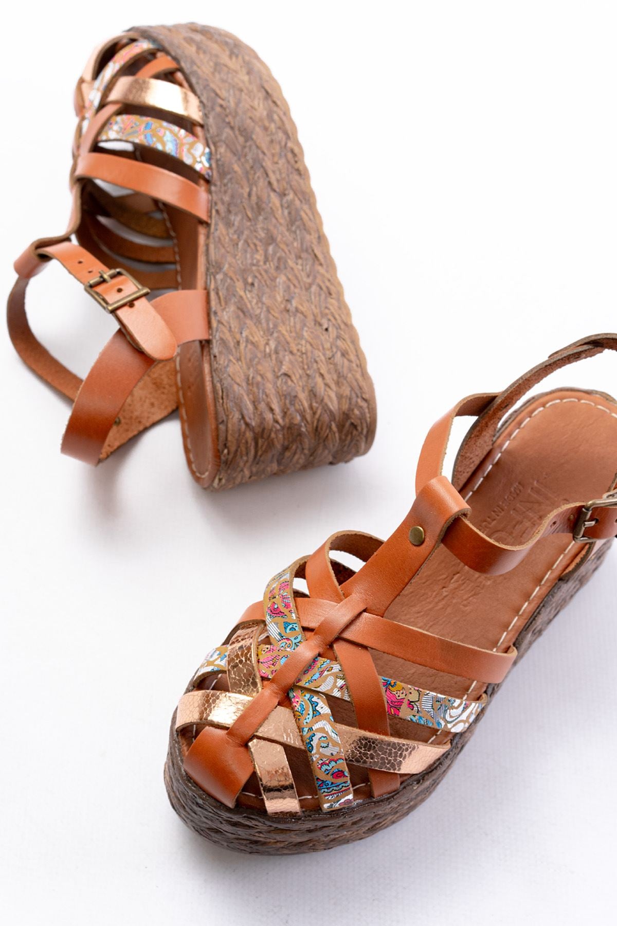 Nergan Taba Garni Hakiki Deri Dolgu Kadın Sandalet