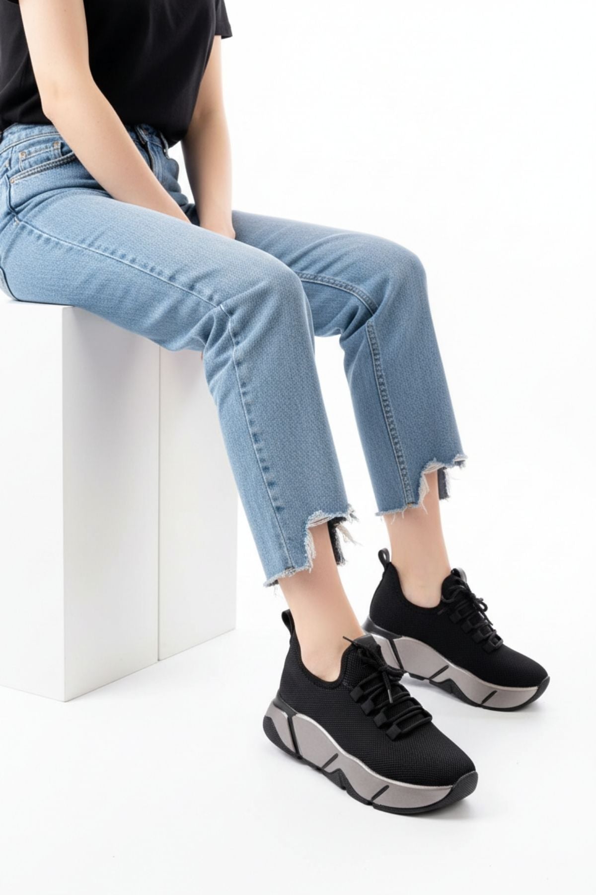 Brumli Siyah Platin Bağcıklı Fileli Renkli Taban Günlük Kadın Spor Ayakkabı RS-400SYHP