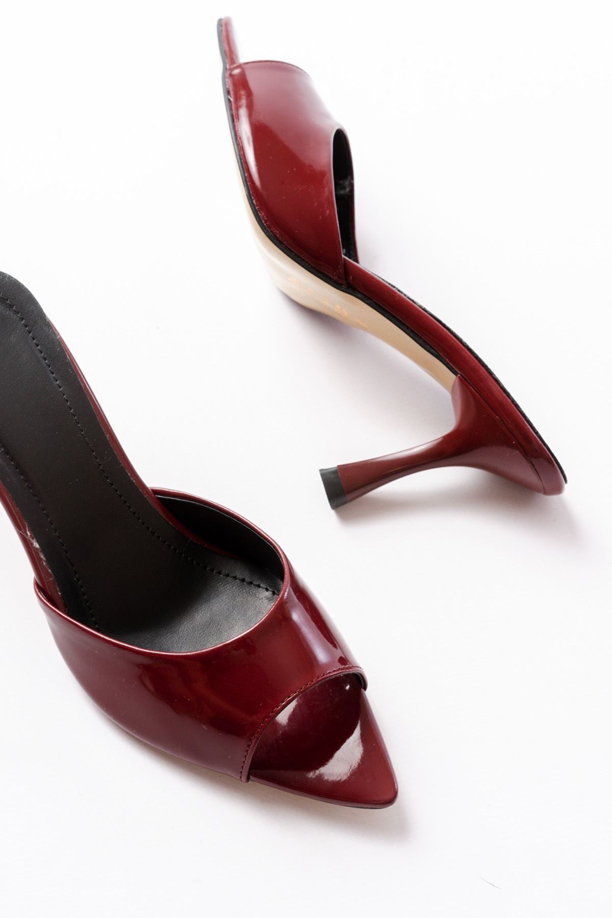 İkanum Bordo Rugan Sivri Burunlu Topuklu Kadın Terlik