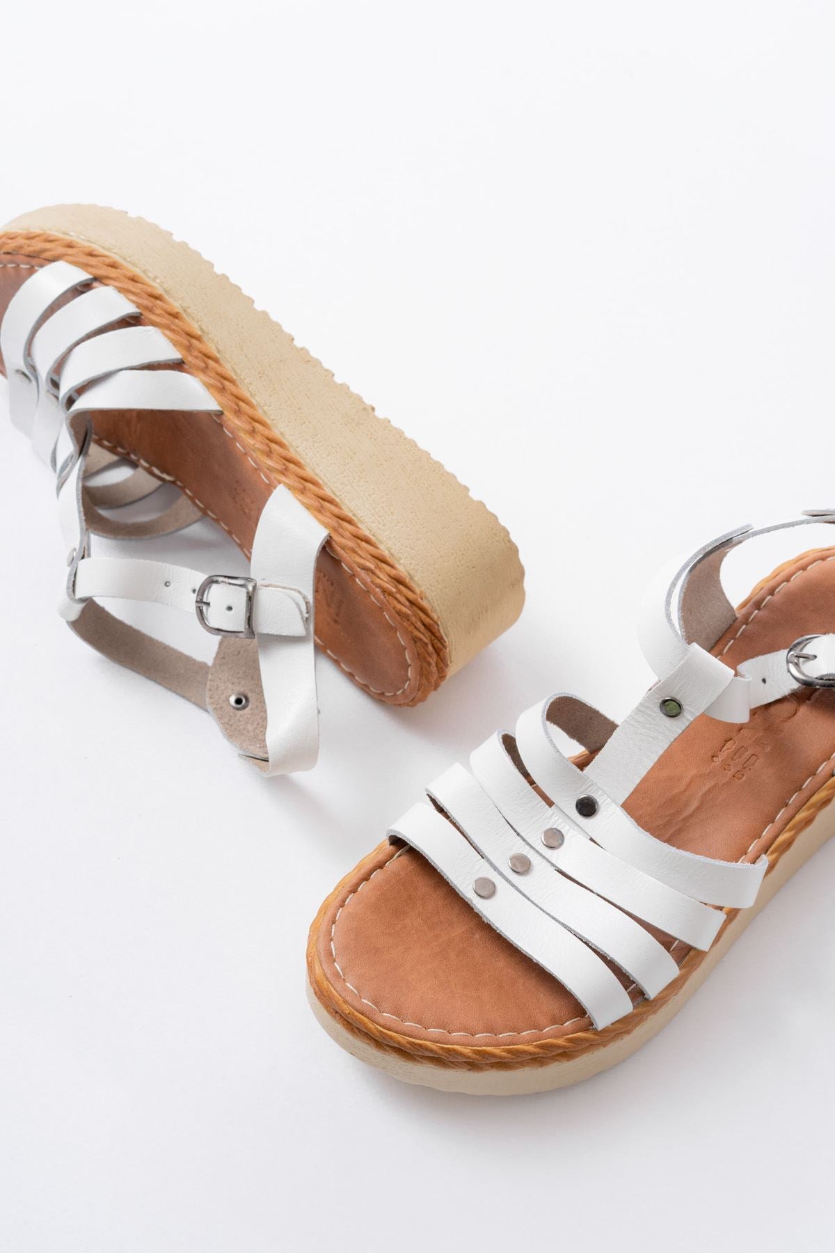 Zülfüar Beyaz Hakiki Deri Taban Kadın Sandalet