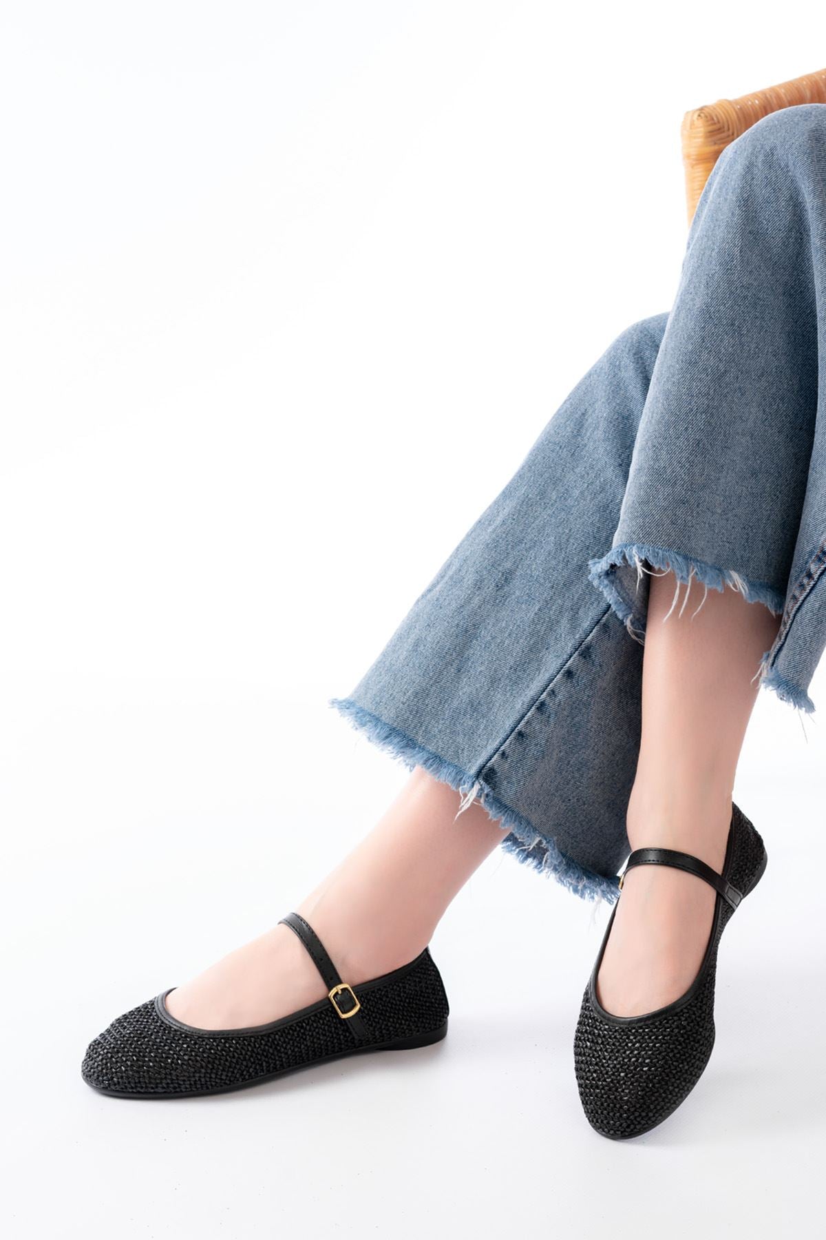 Faynum Siyah Fileli Toka Detaylı Günlük Kadın Babet