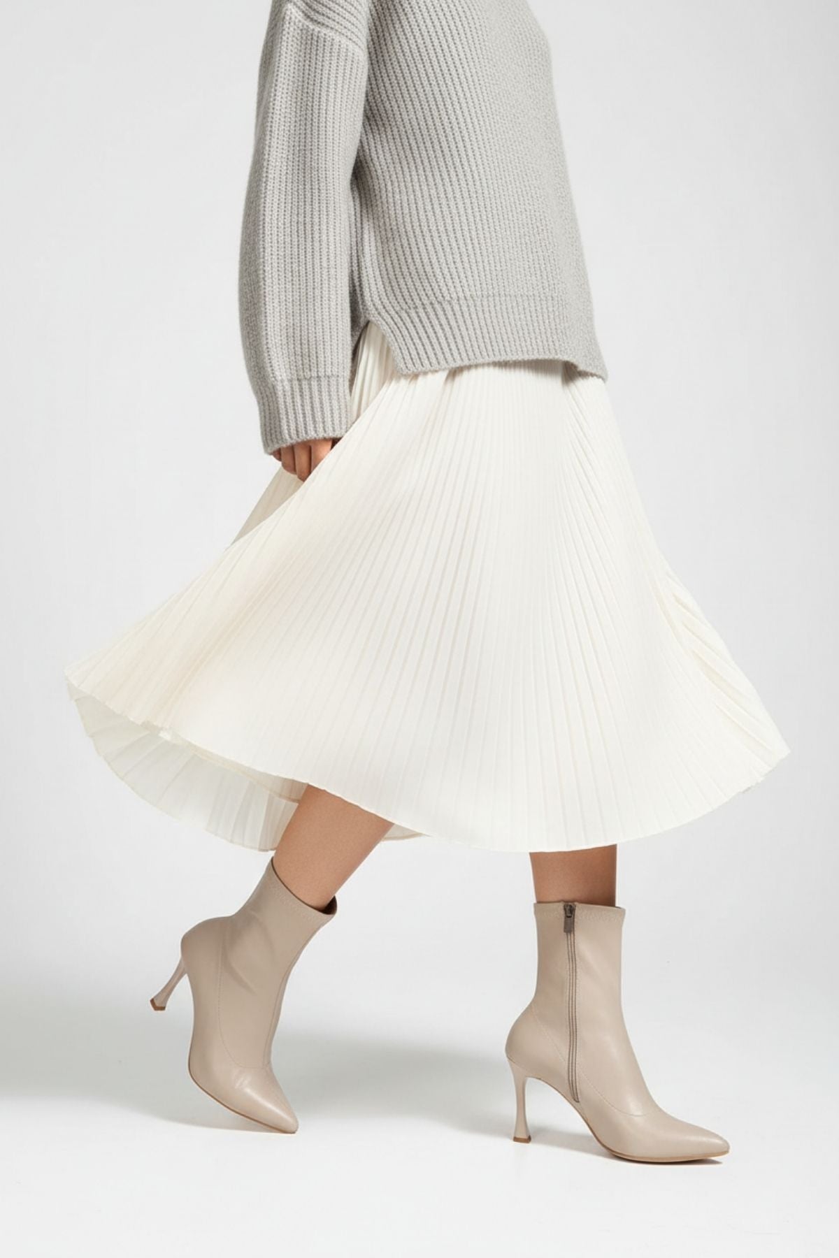 Orjen Kadın Bej Streç Detaylı Topuklu Bot