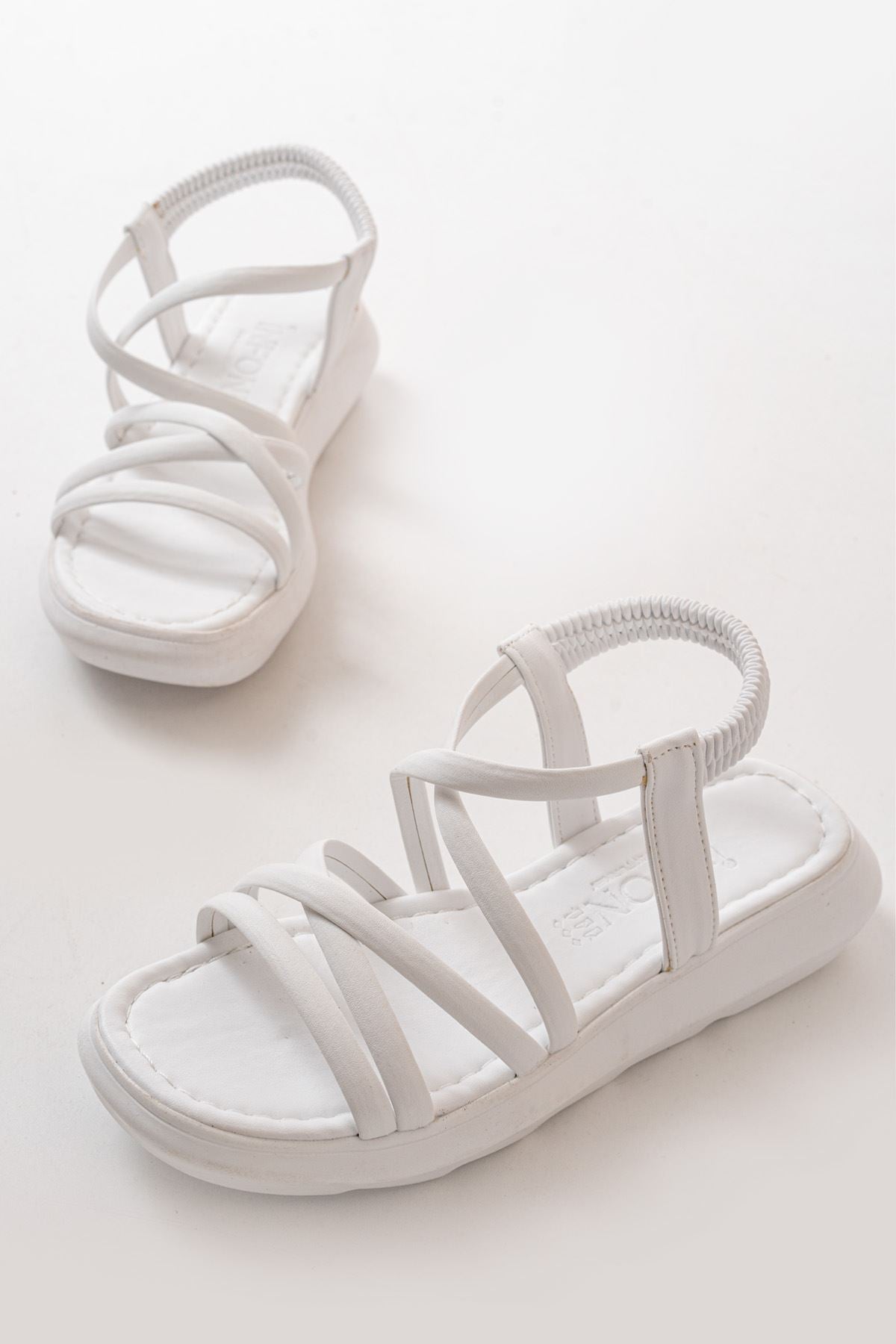Derson Beyaz Lastikli Kadın Sandalet