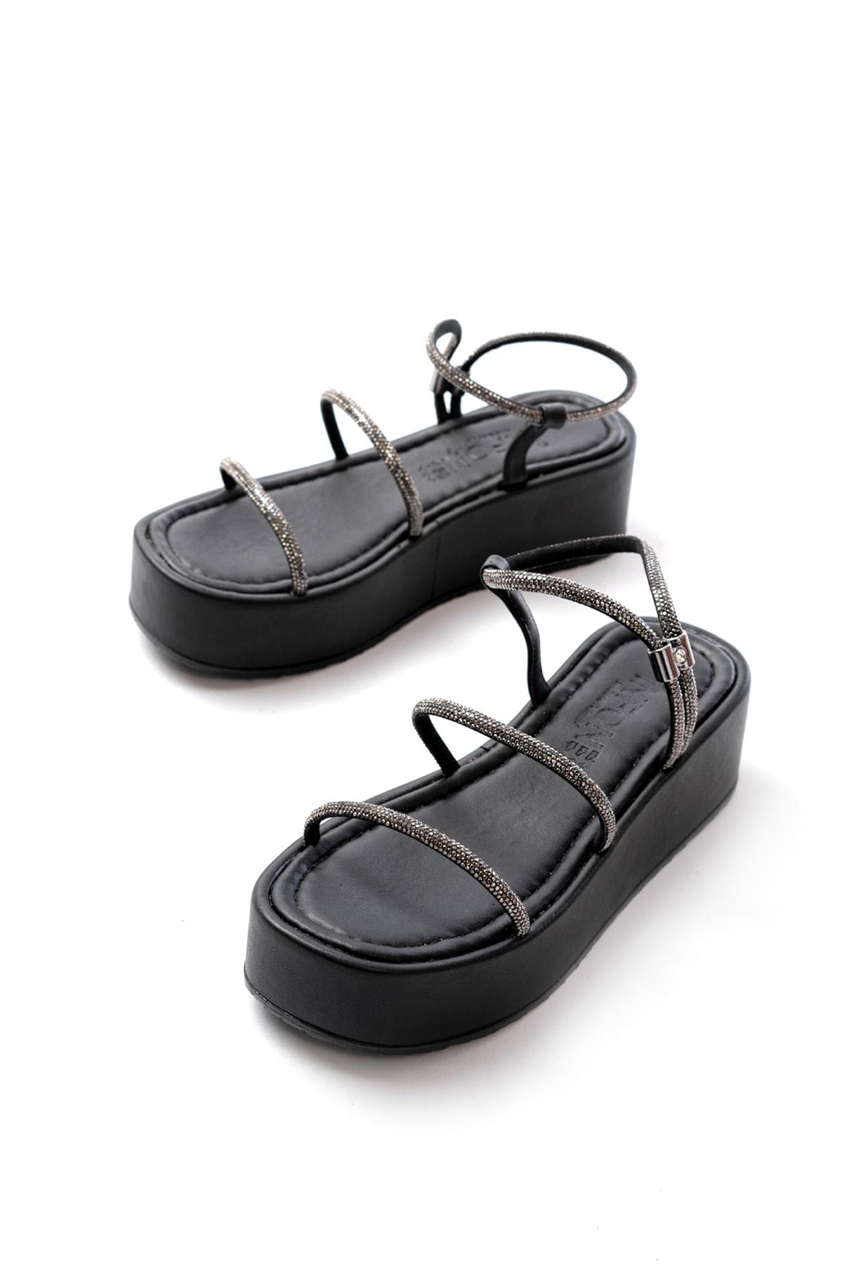 Giveny Siyah Platin Taşlı Dolgu Topuk Kadın Sandalet