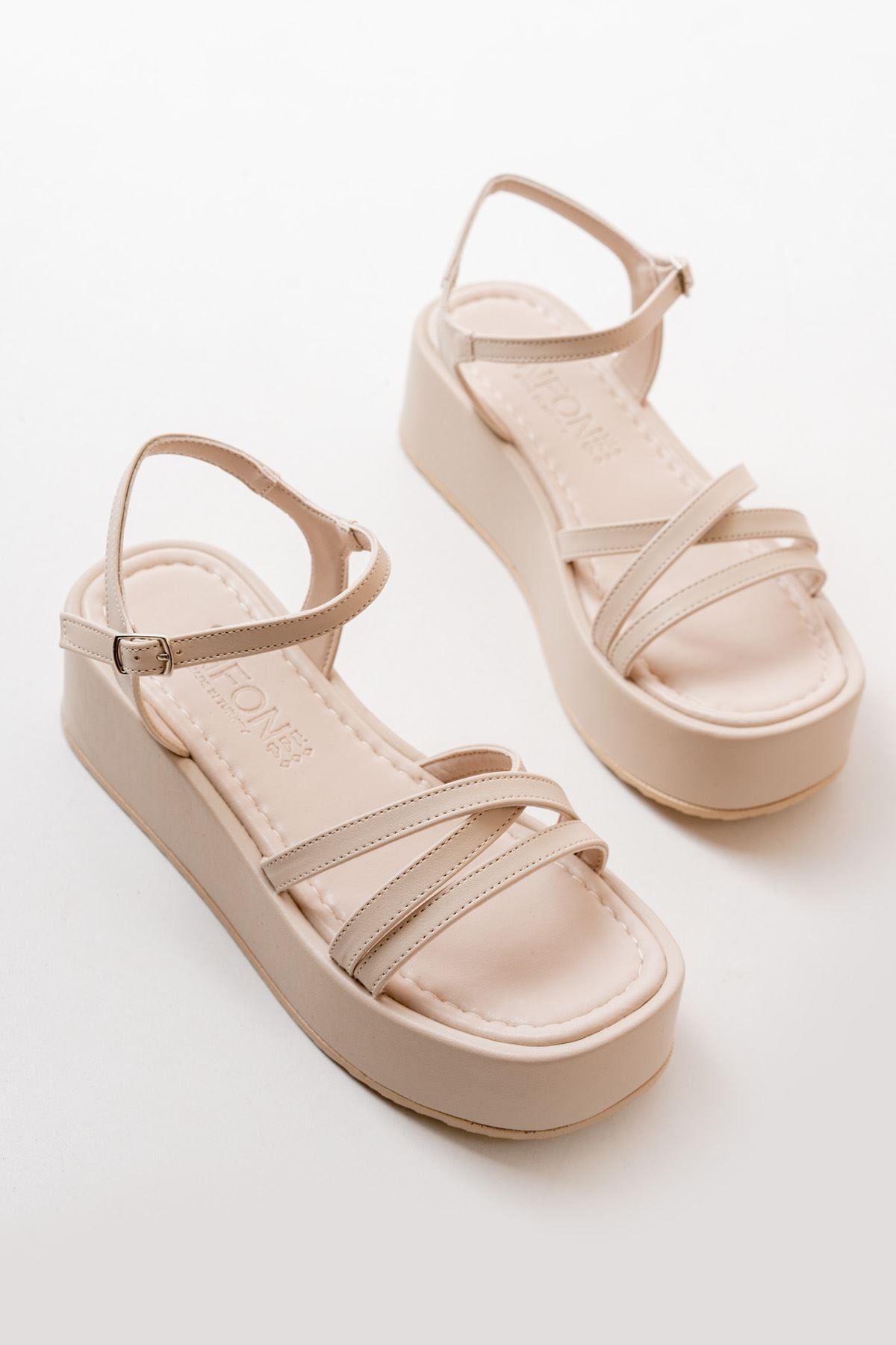 Azuve Bej Dolgu Kadın Sandalet