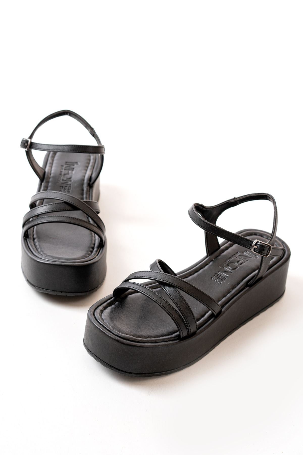 Azuve Siyah Dolgu Kadın Sandalet