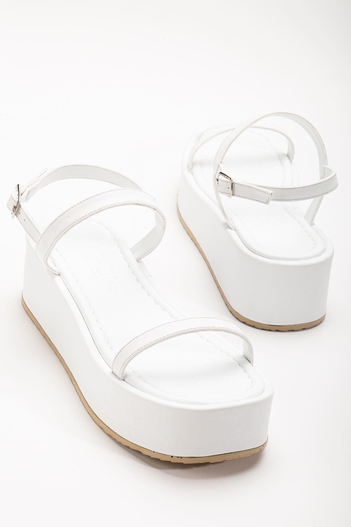Adove Beyaz Dolgu Topuk Kadın Sandalet